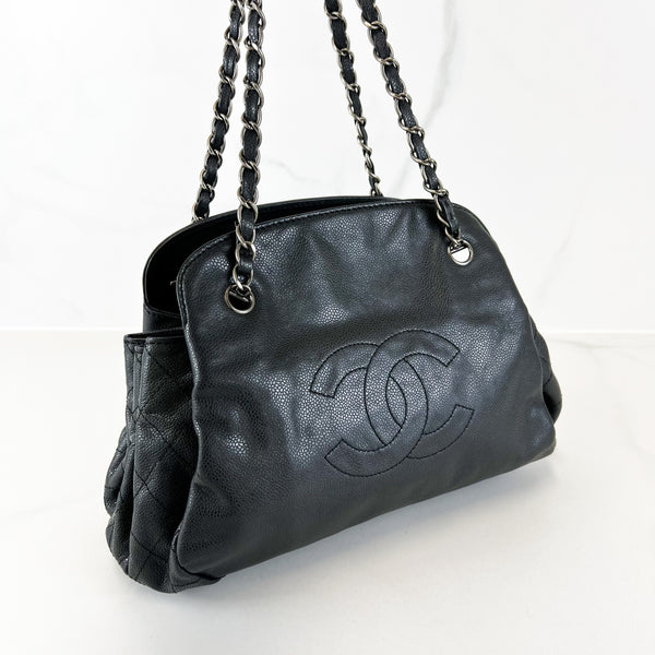 Chanel  CC Caviar Chain Shoulder Bag