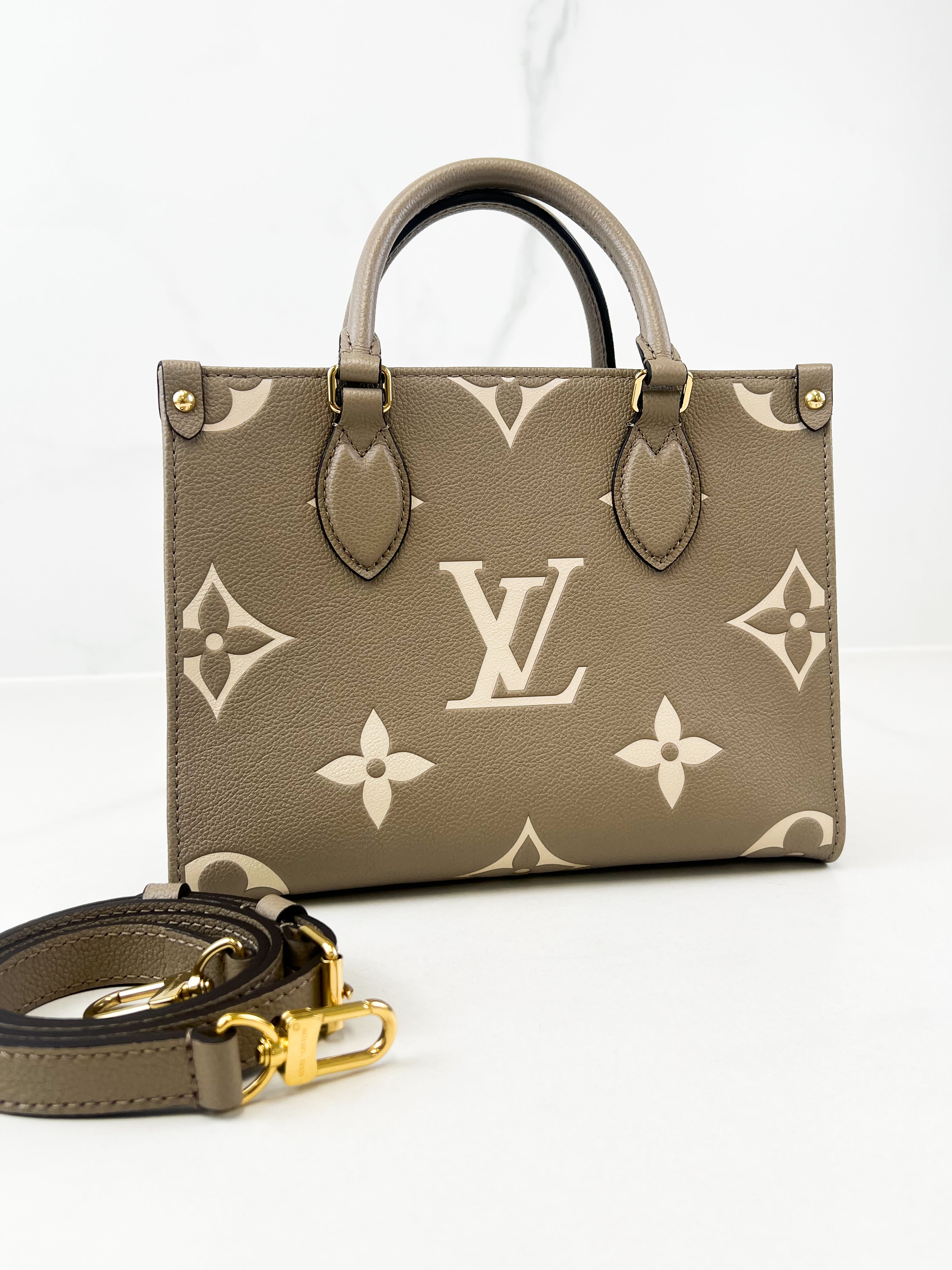 Louis Vuitton Onthego PM Tourterelle Crème