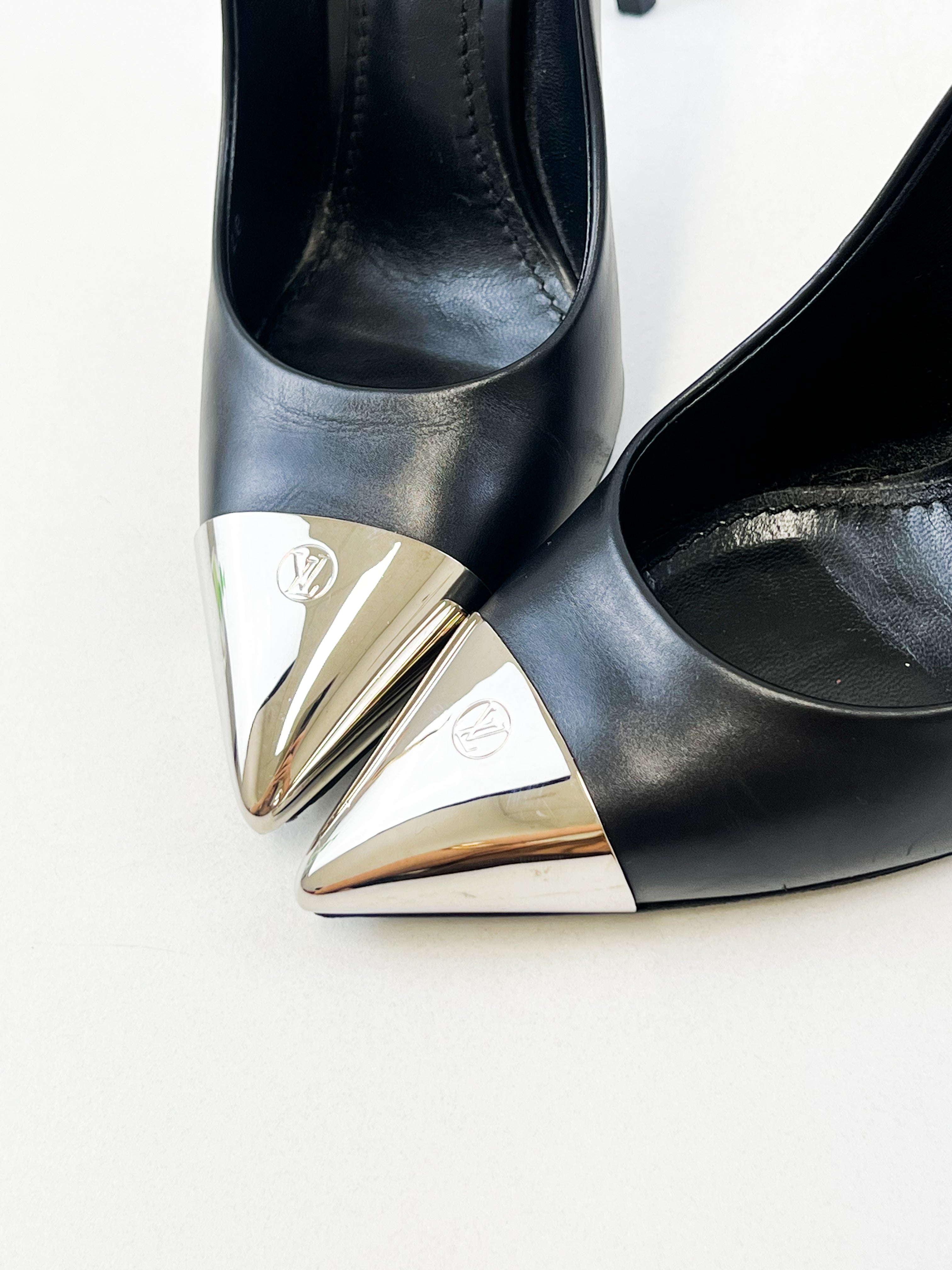 Louis Vuitton Black Leather Pump with Logo Metal Cap Toe Size 37.5