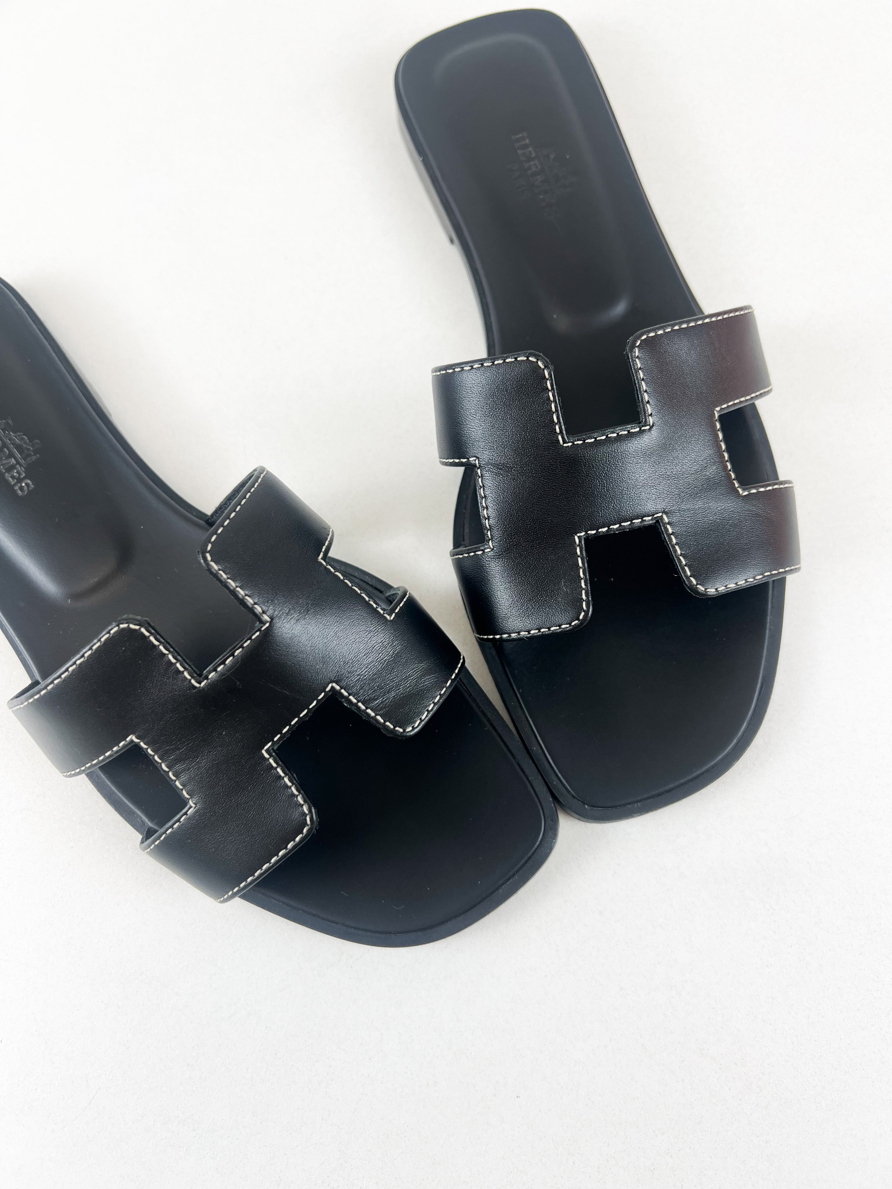 Hermes Oran Sandals in Noir Size 36