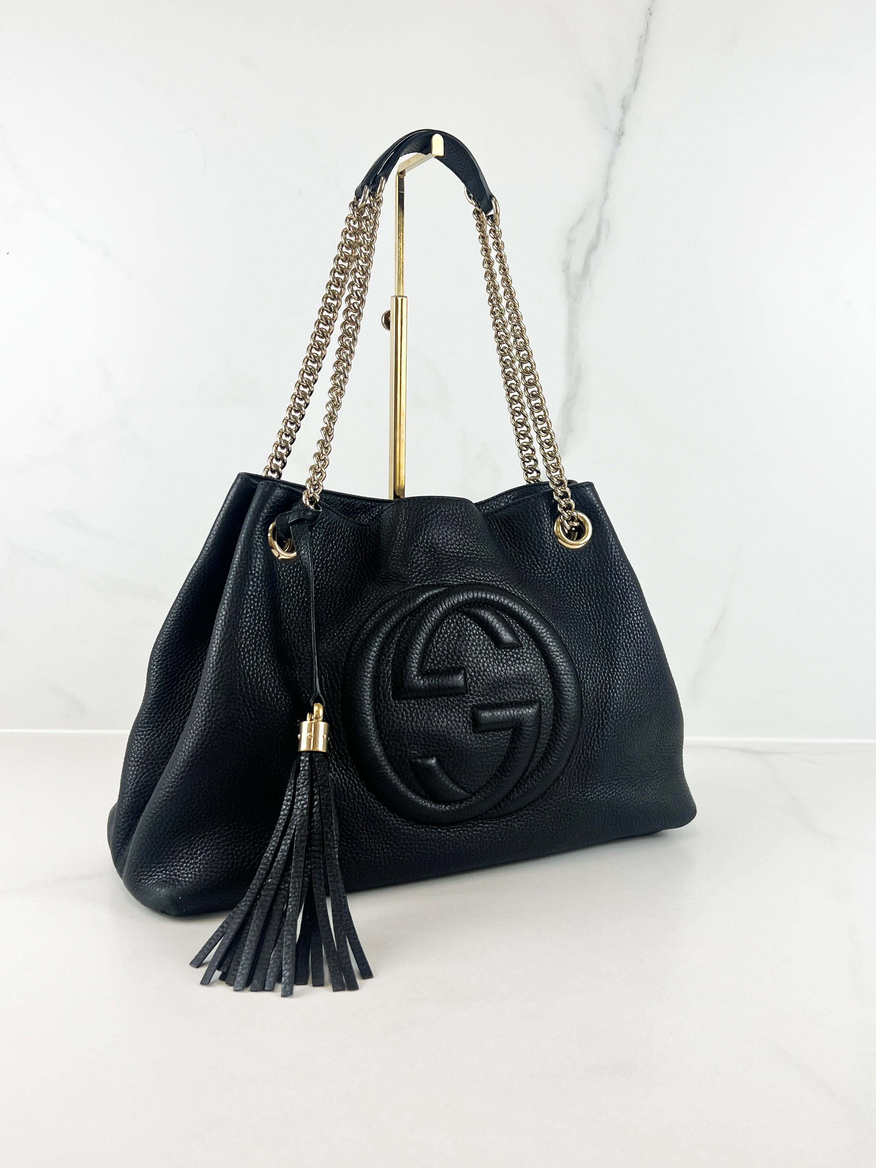 Gucci Medium Soho Grained Leather Bag in Black