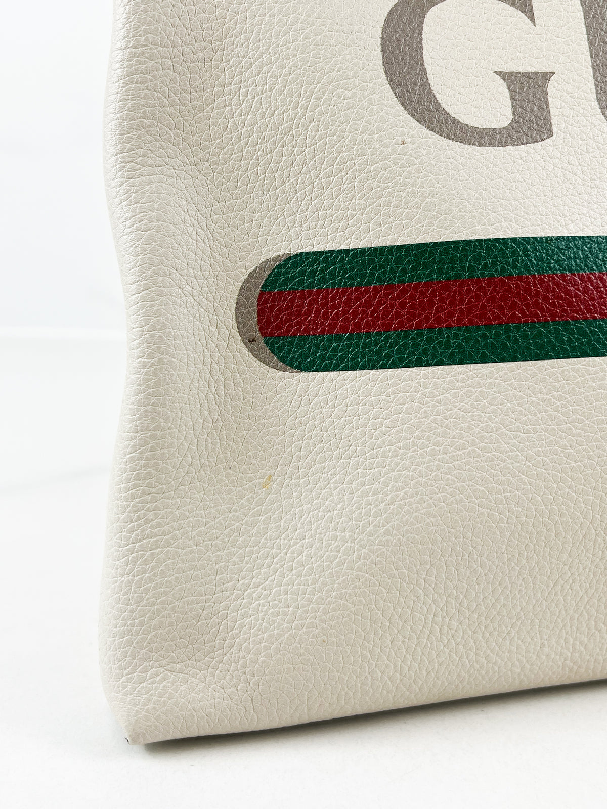 Gucci Bone Leather Logo Porforlio Pouch