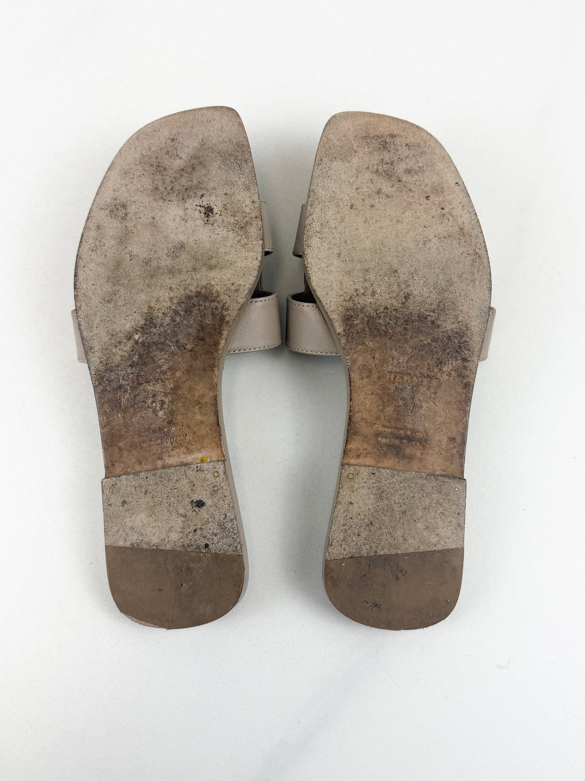 Hermes Oran Sandal in Beige Epson Calfskin Size 37