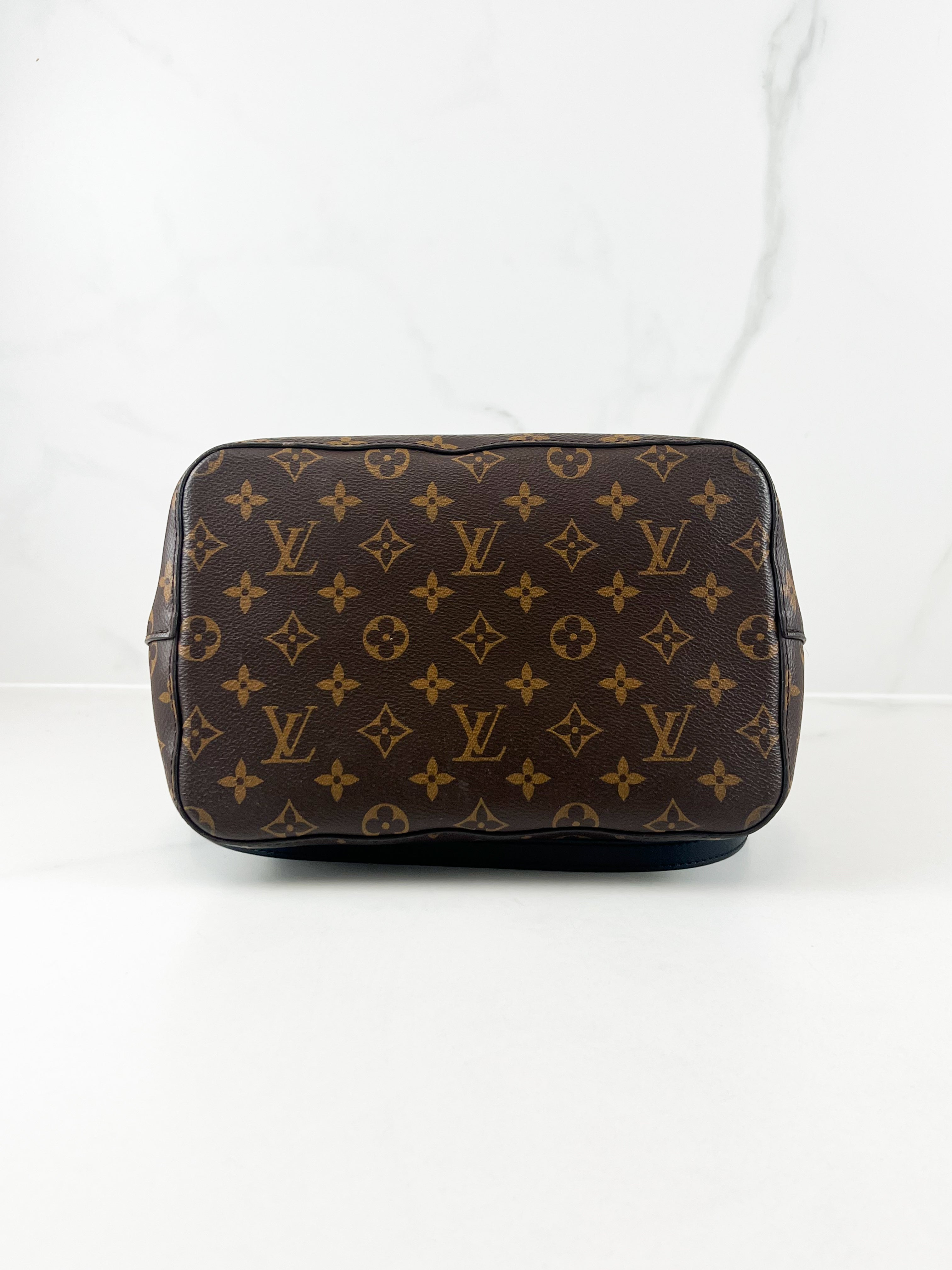 Louis Vuitton Black Neo Noe
