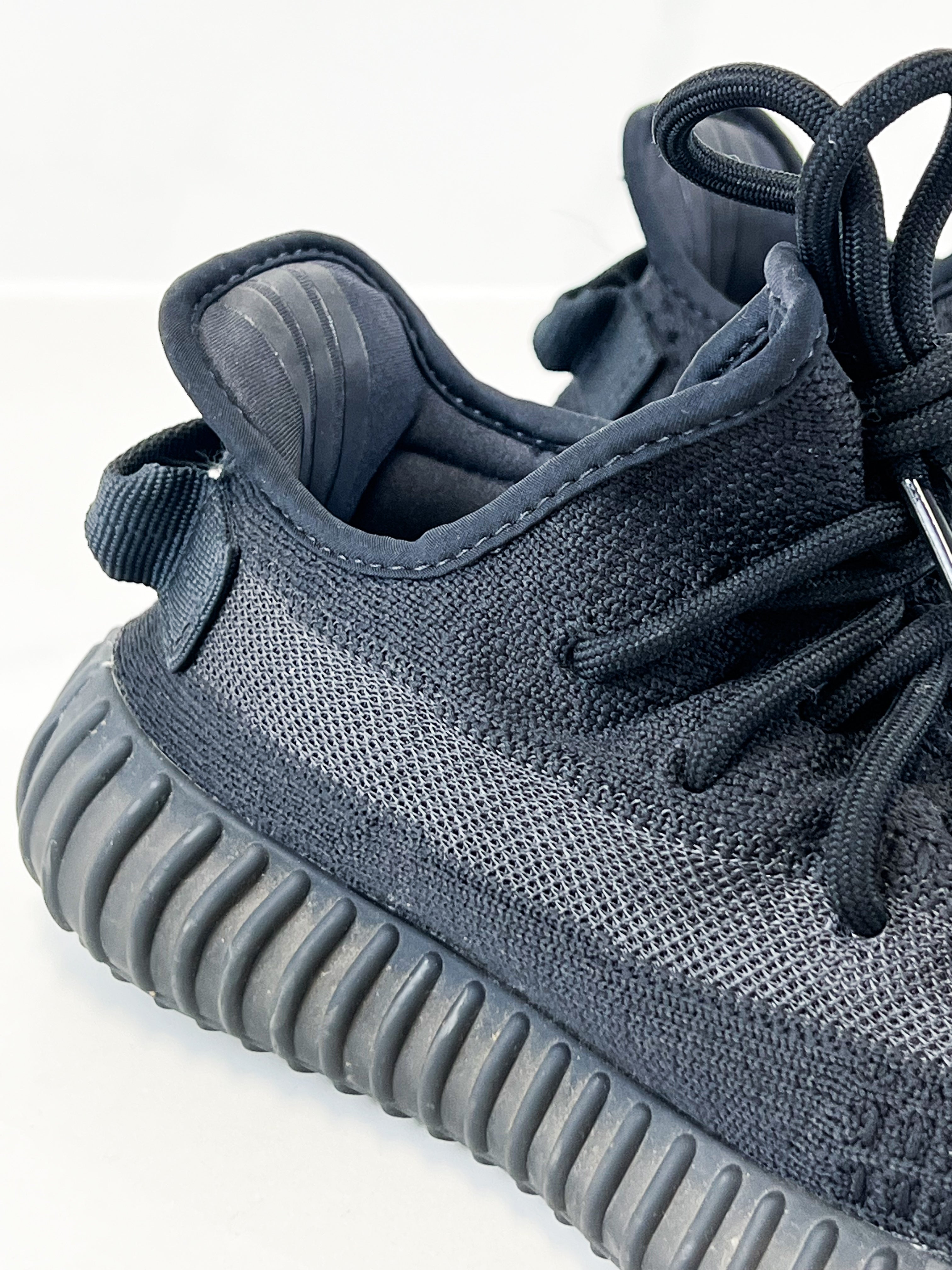 Yeezy Boost 350 Onyx Size 6.5 US