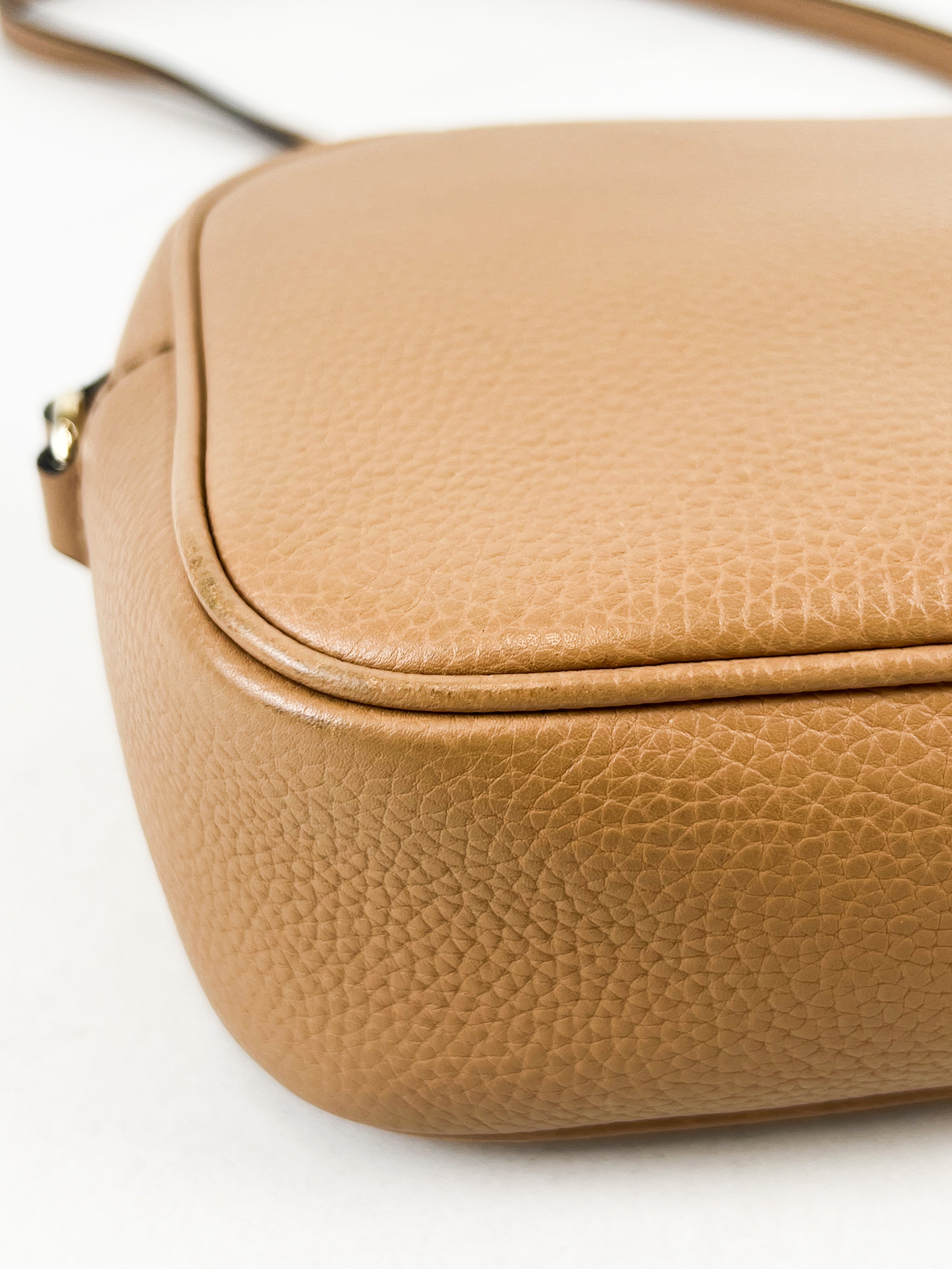 Gucci Soho Disco Crossbody Bag in Beige Leather