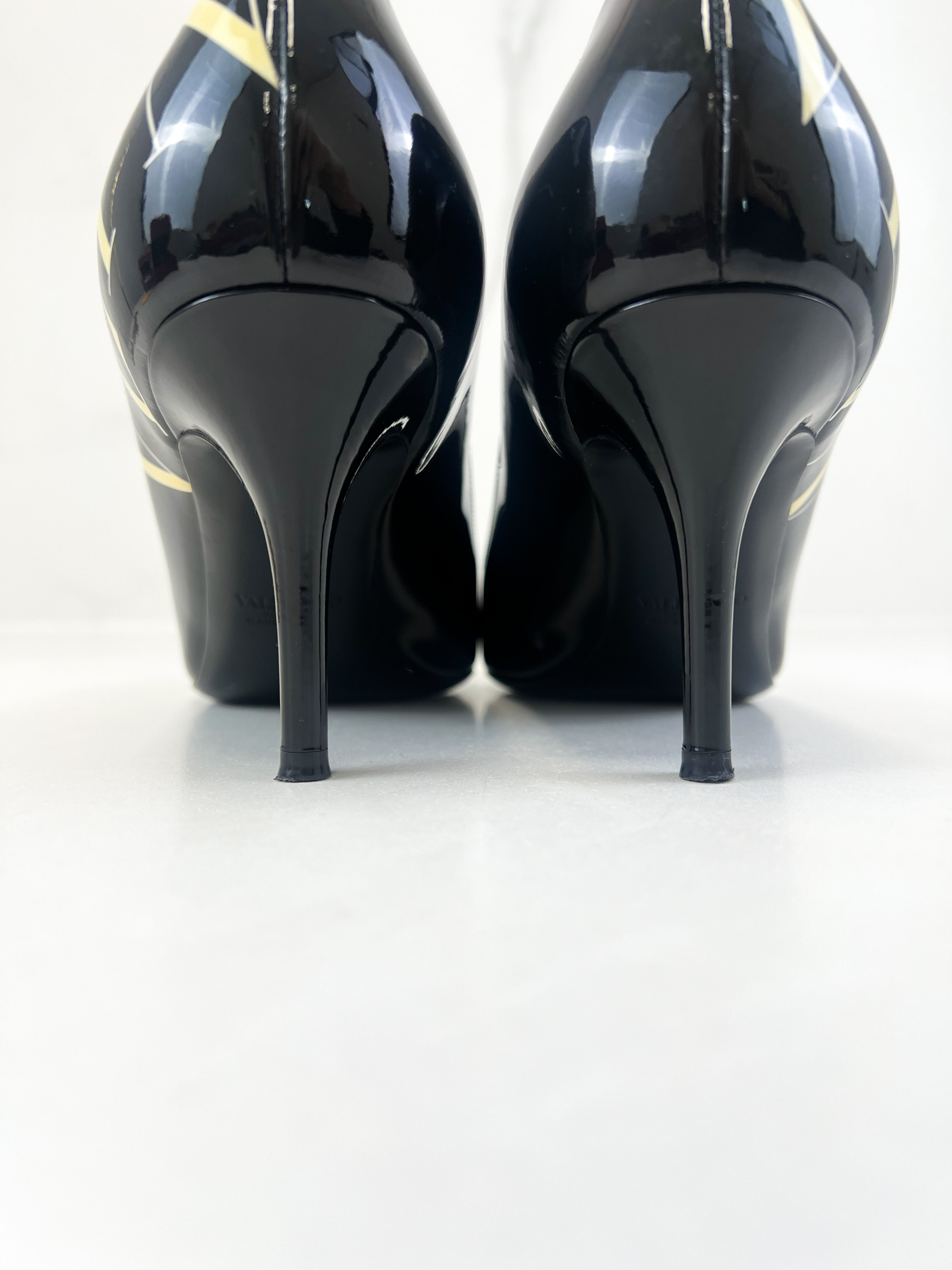 Valentino Rockstud Patent Leather Pump 75mm Size 38