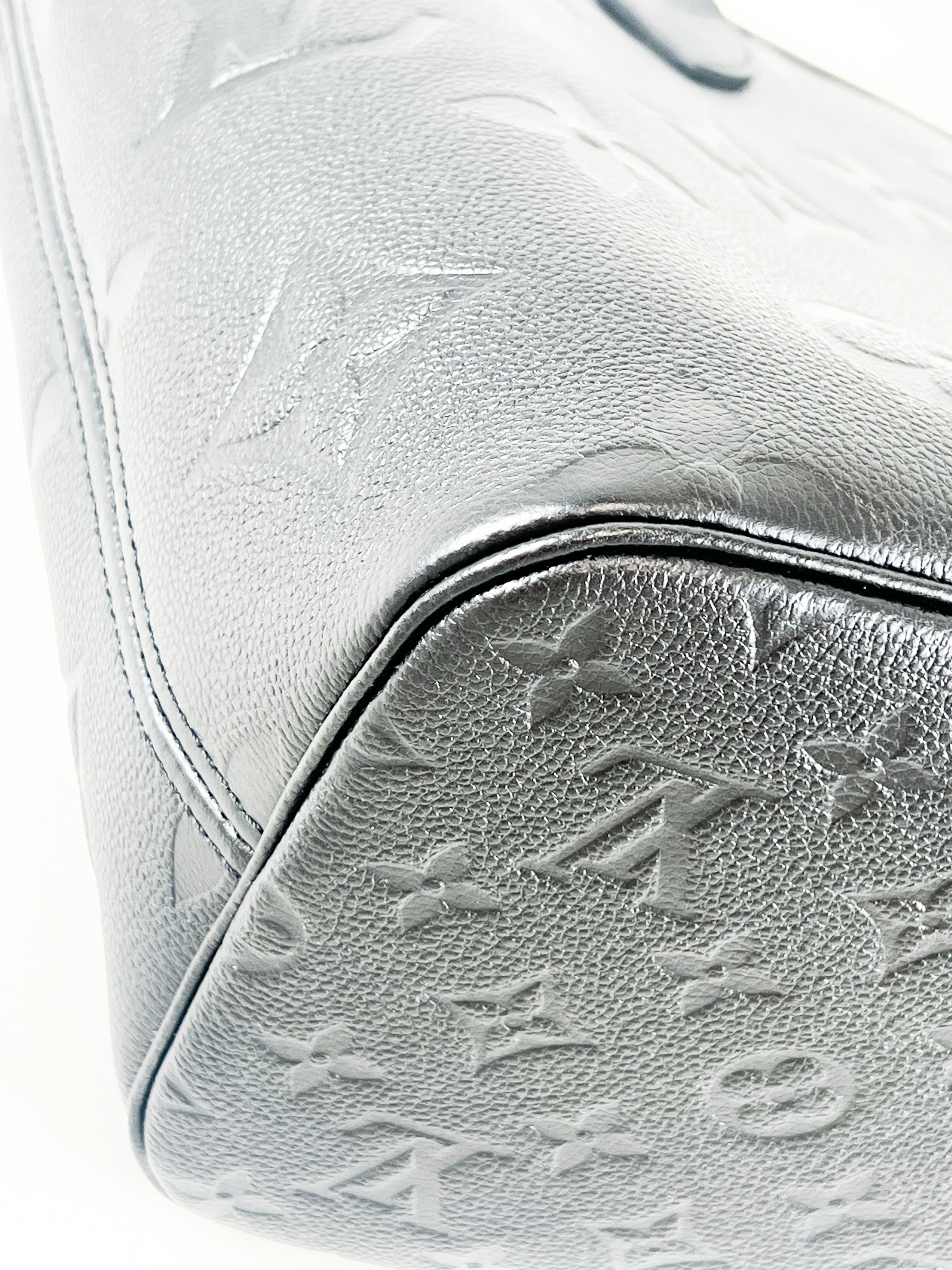 Louis Vuitton Neverfull MM in Black Monogram Empreinte Leather