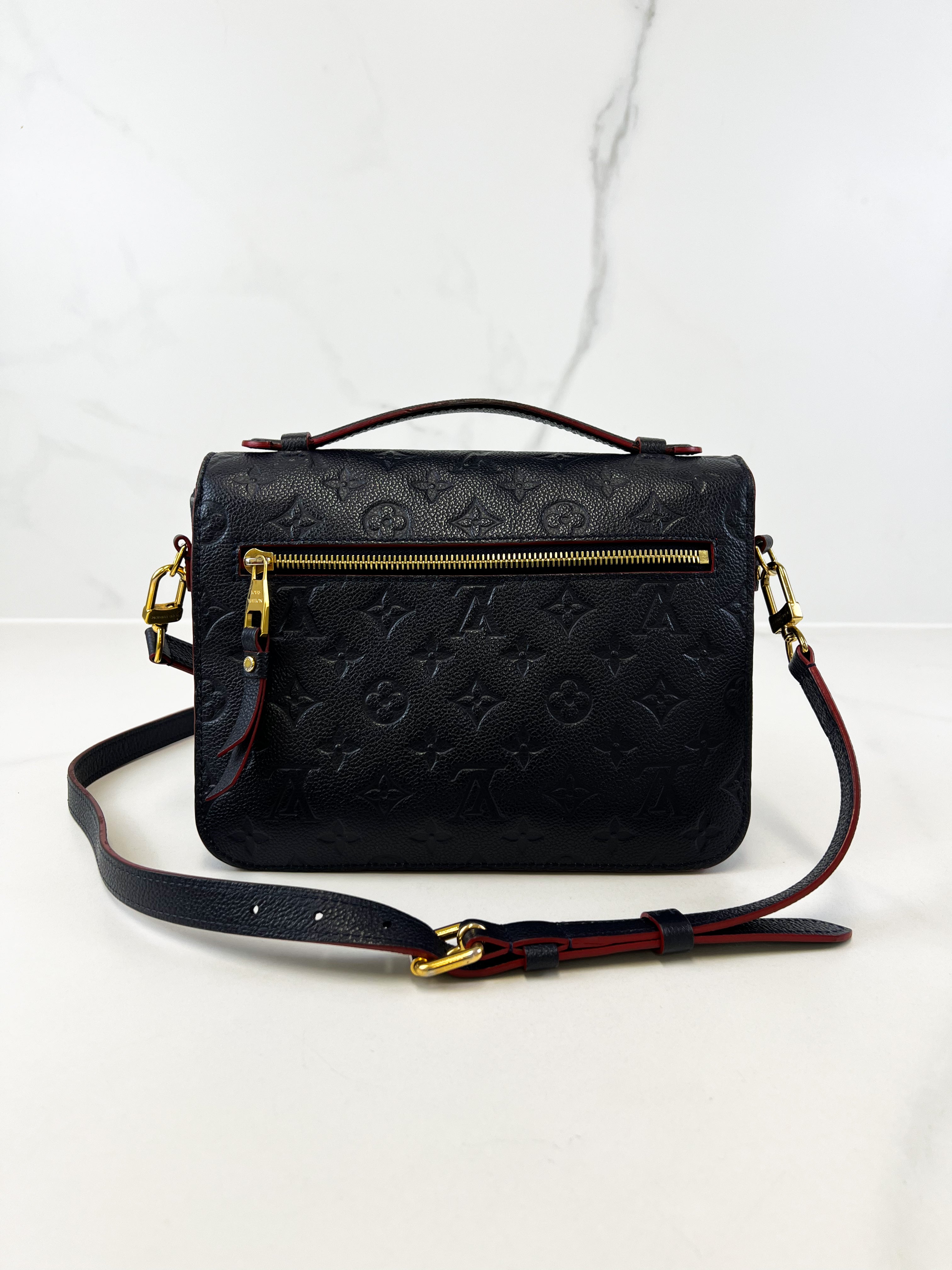 Louis Vuitton Pochette Metis in Marine Rouge
