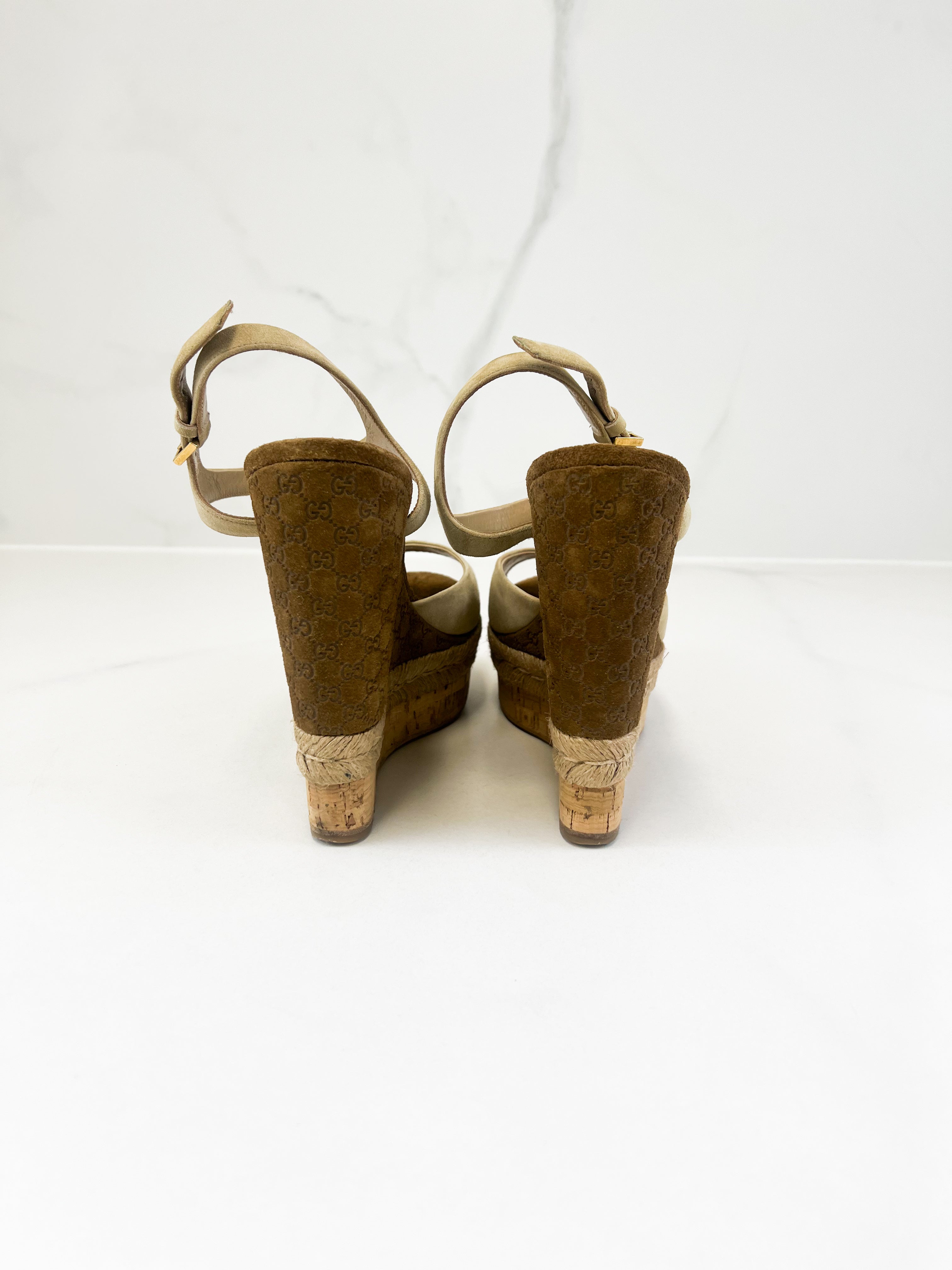 Gucci Beige Suede Wedges Size 39