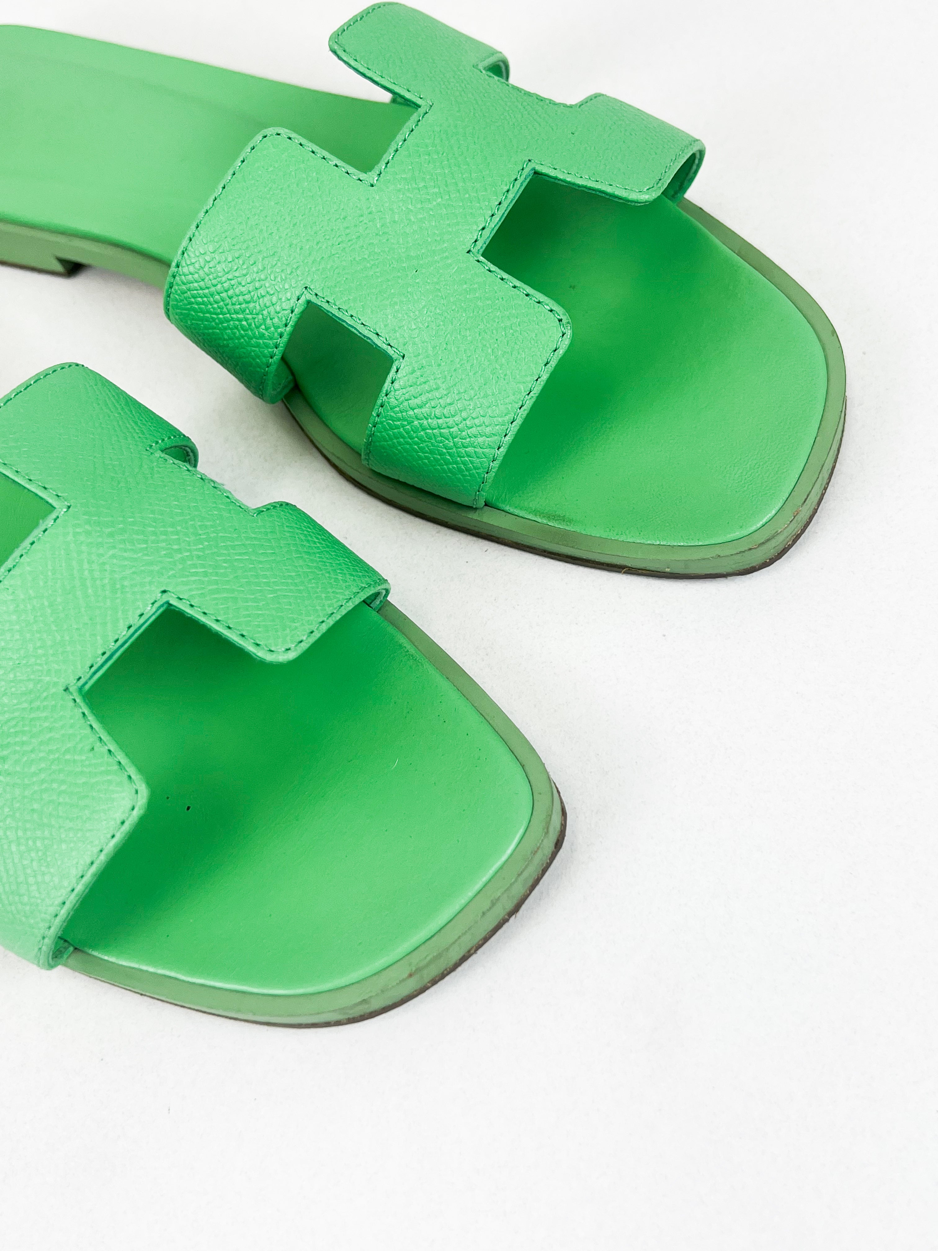 Hermes Oran Sandal in Green Epson Calfskin Size 37.5