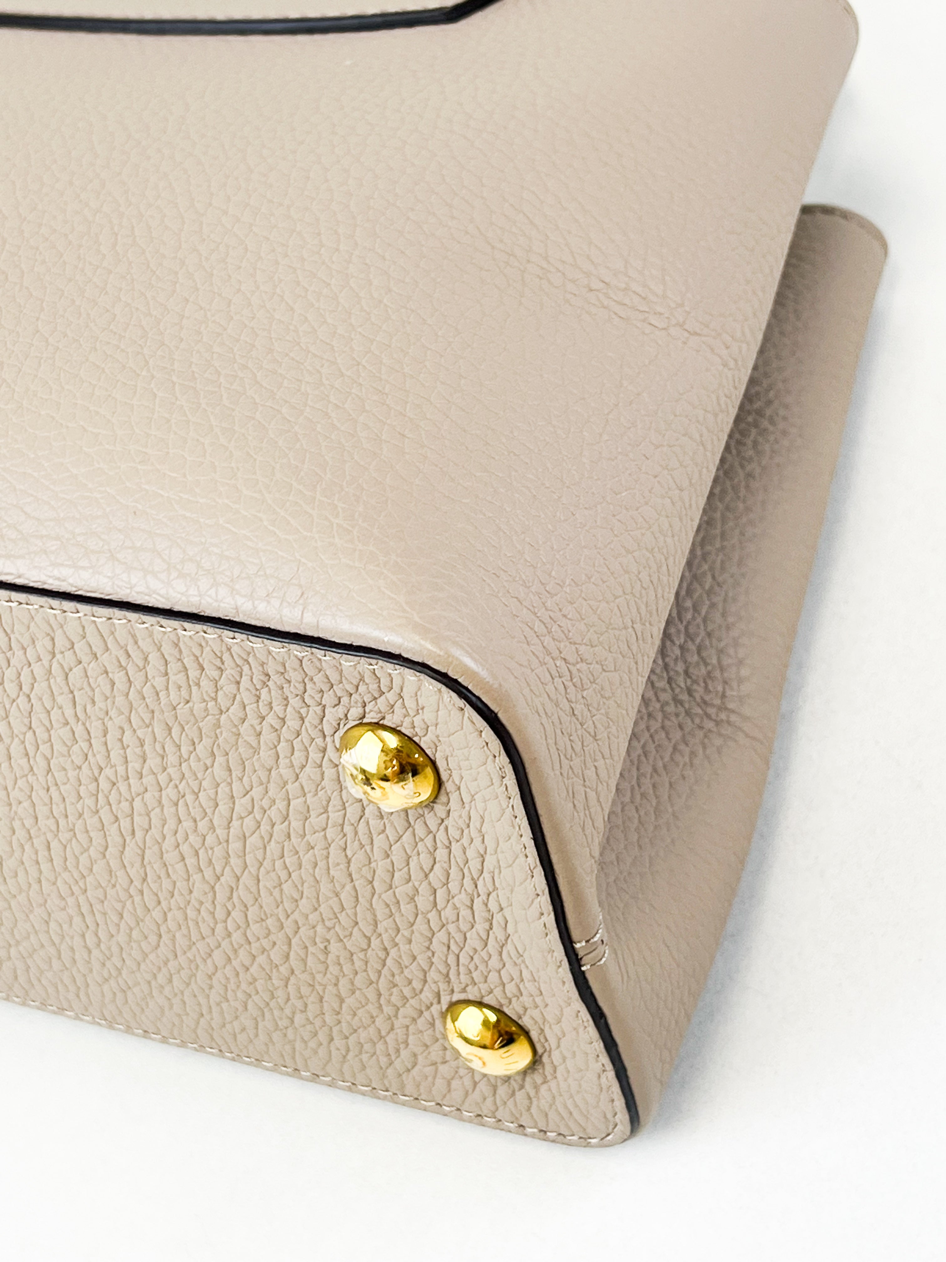 Louis Vuitton Beige Capucines PM