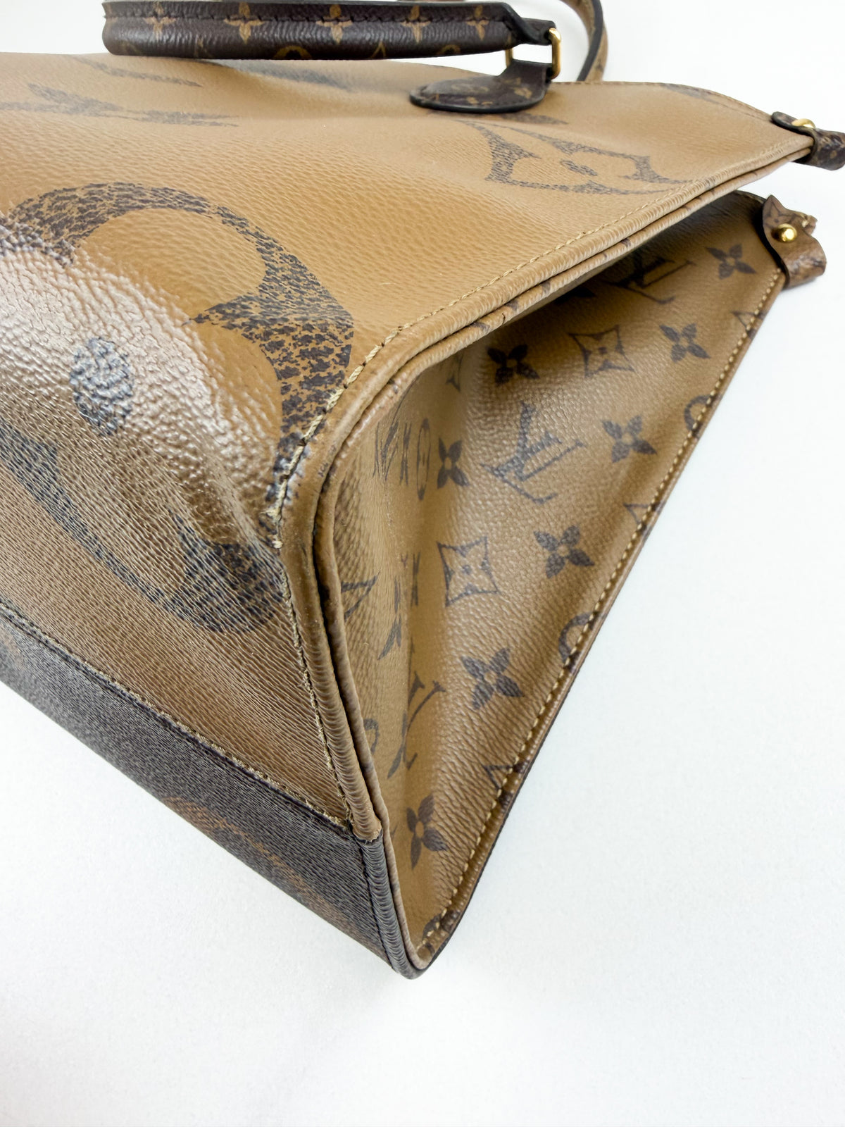 Louis Vuitton Reverse Onthego MM