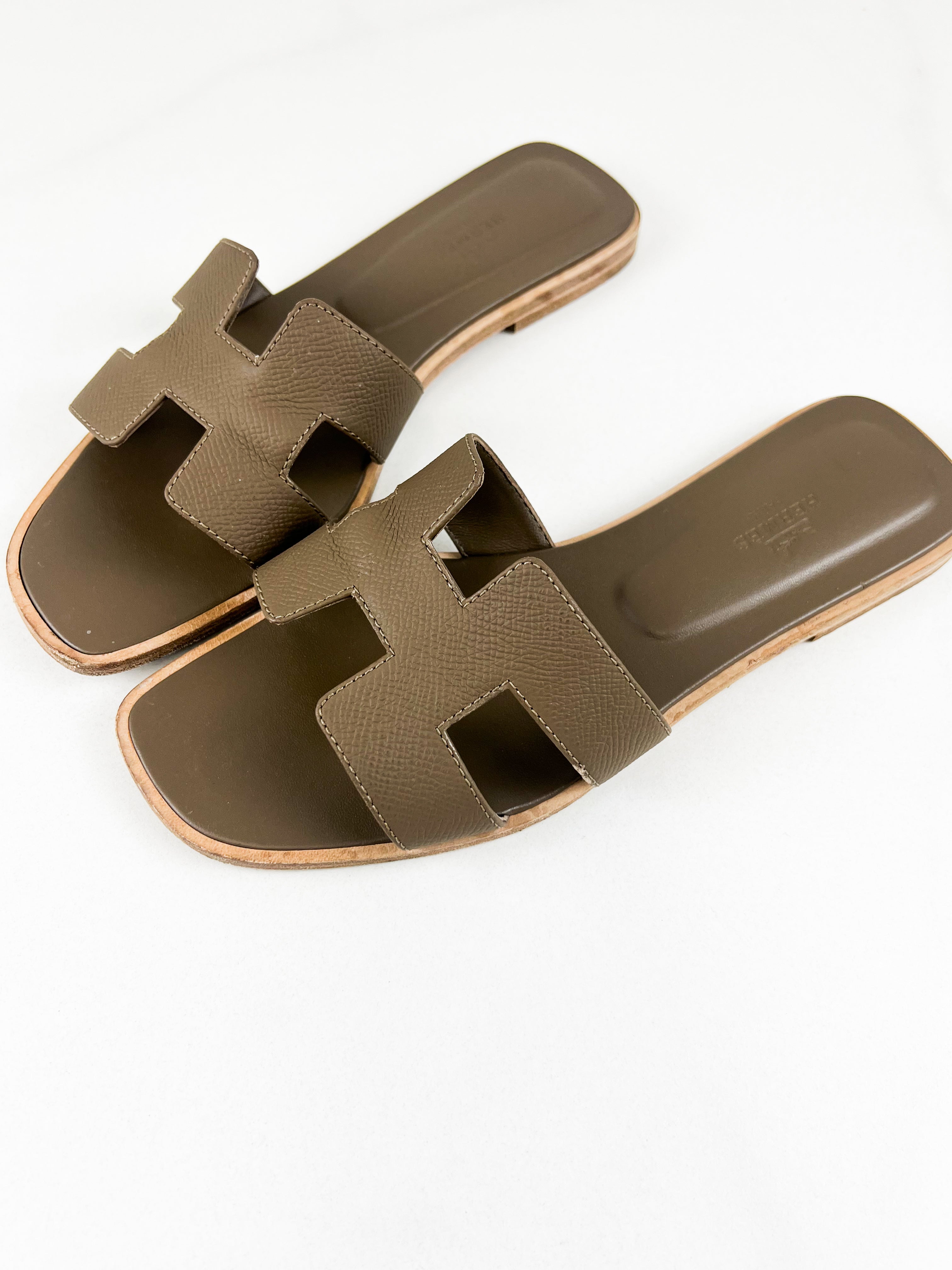 Hermes Oran Sandal in Epsom Etoupe 38