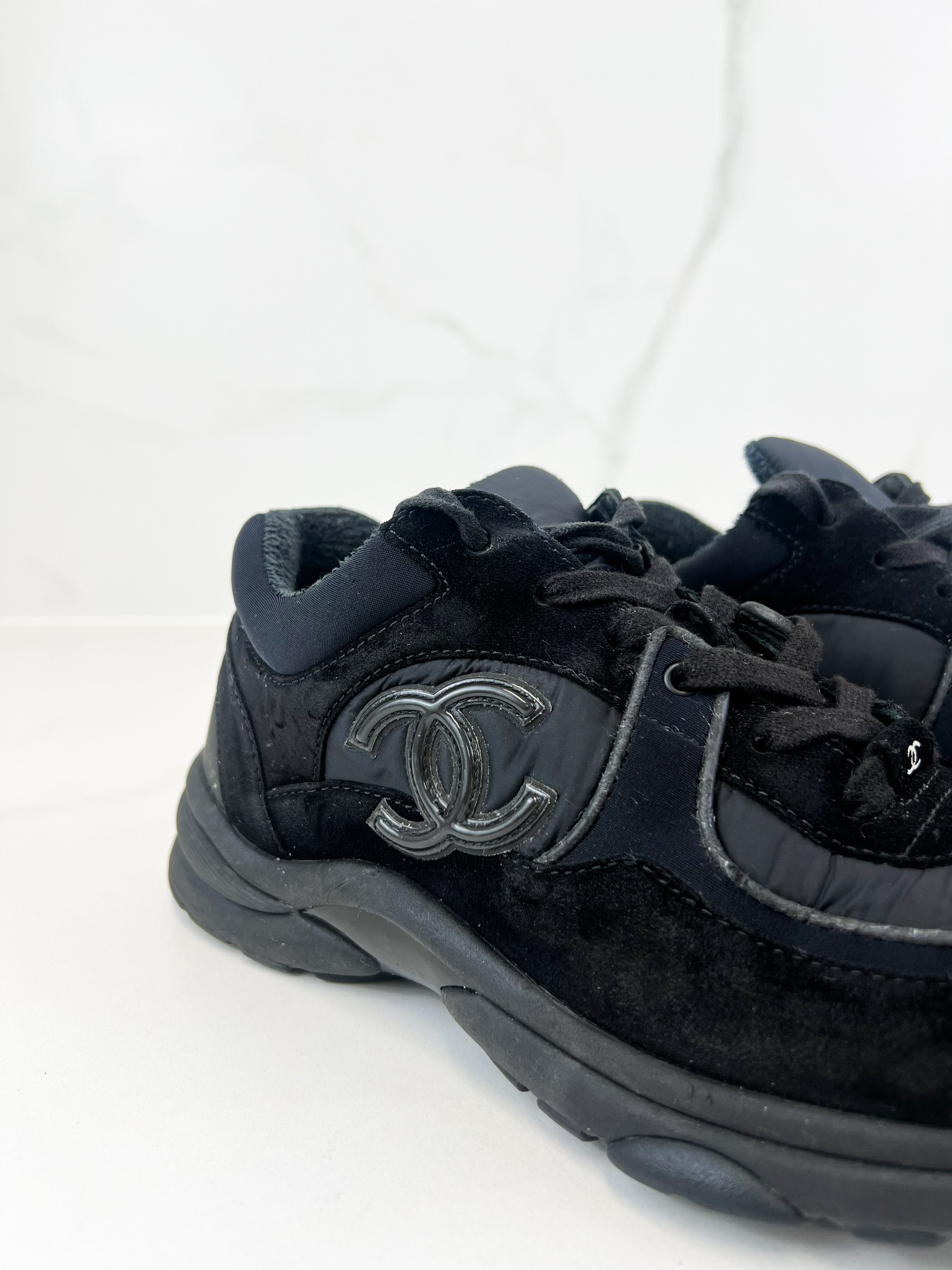 Chanel Low Top CC Sneakers Size 40