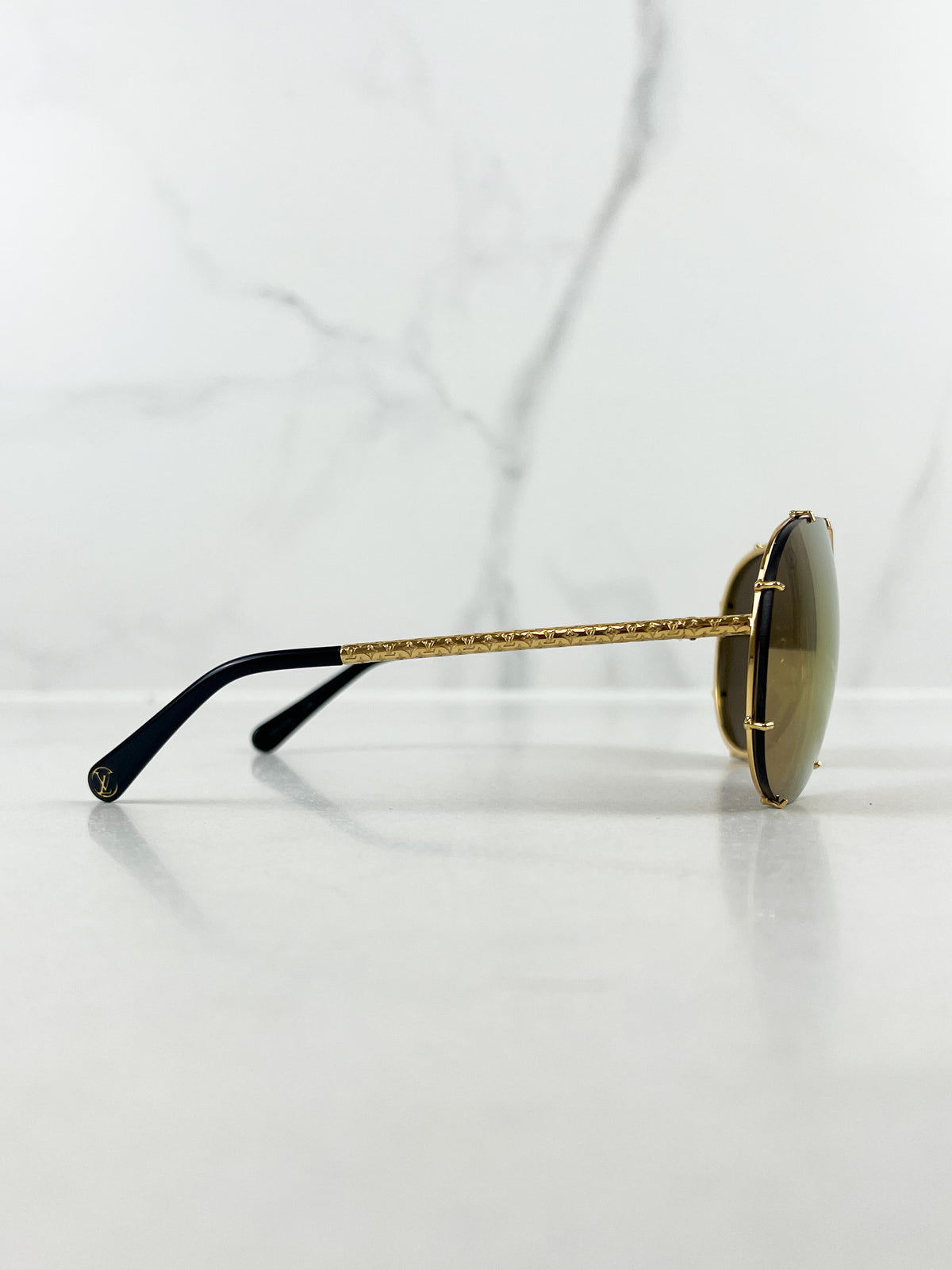 Louis Vuitton Drive Gold Tone Sunglasses RG0188
