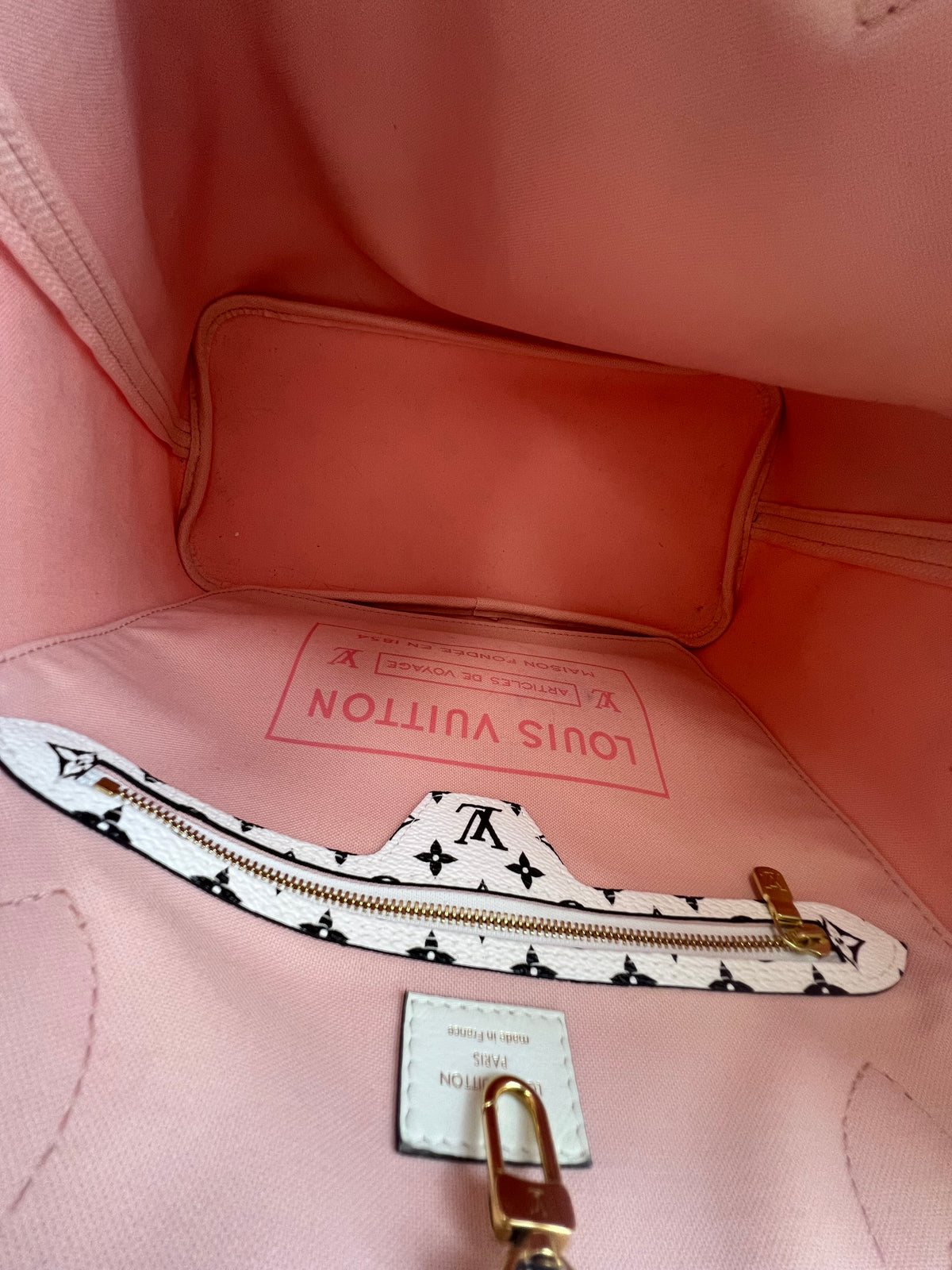 Louis Vuitton Neverfull MM Limited-edition Rouge Giant Monogram Canvas