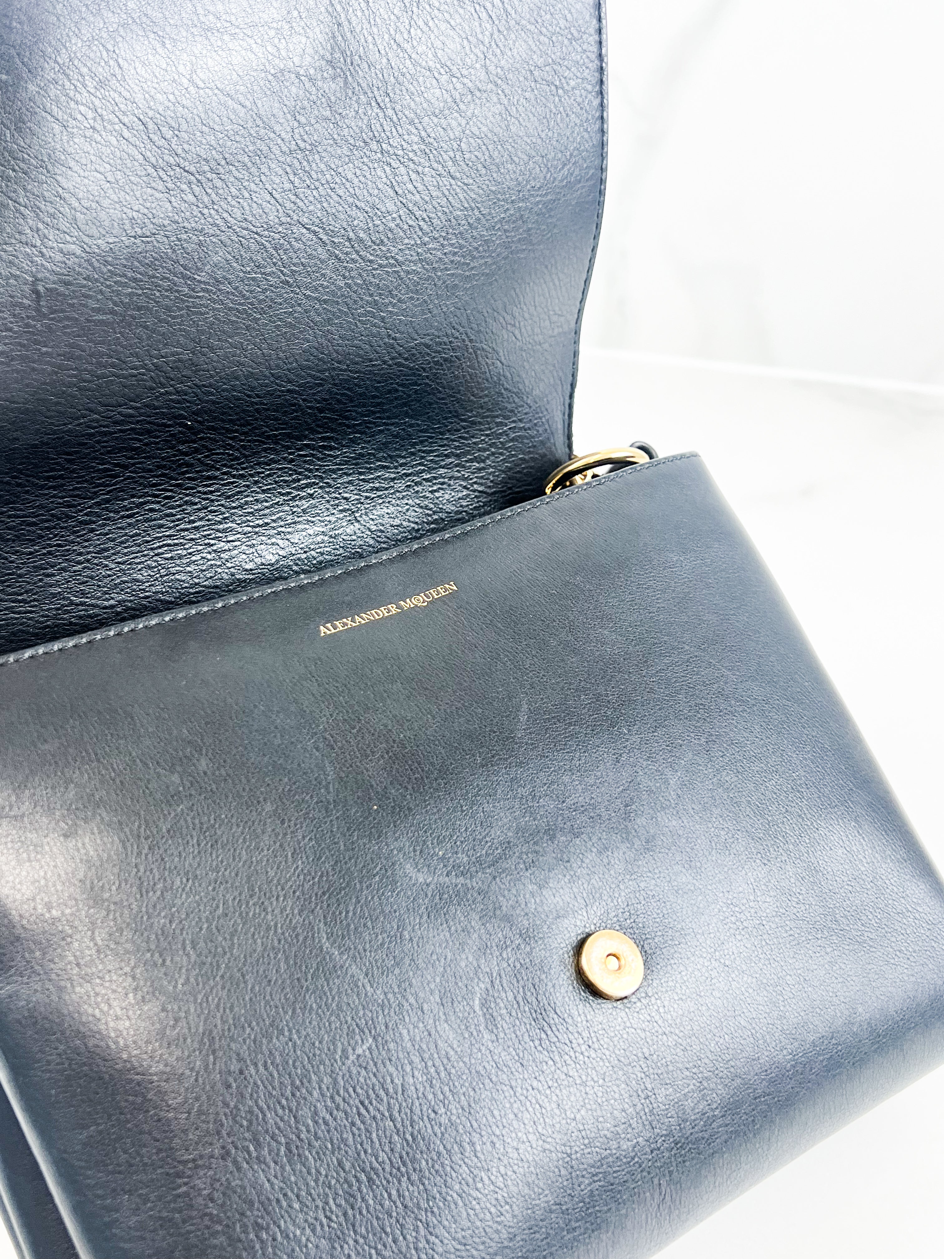 Alexander McQueen Twin Skull Crossbody Bag in Black