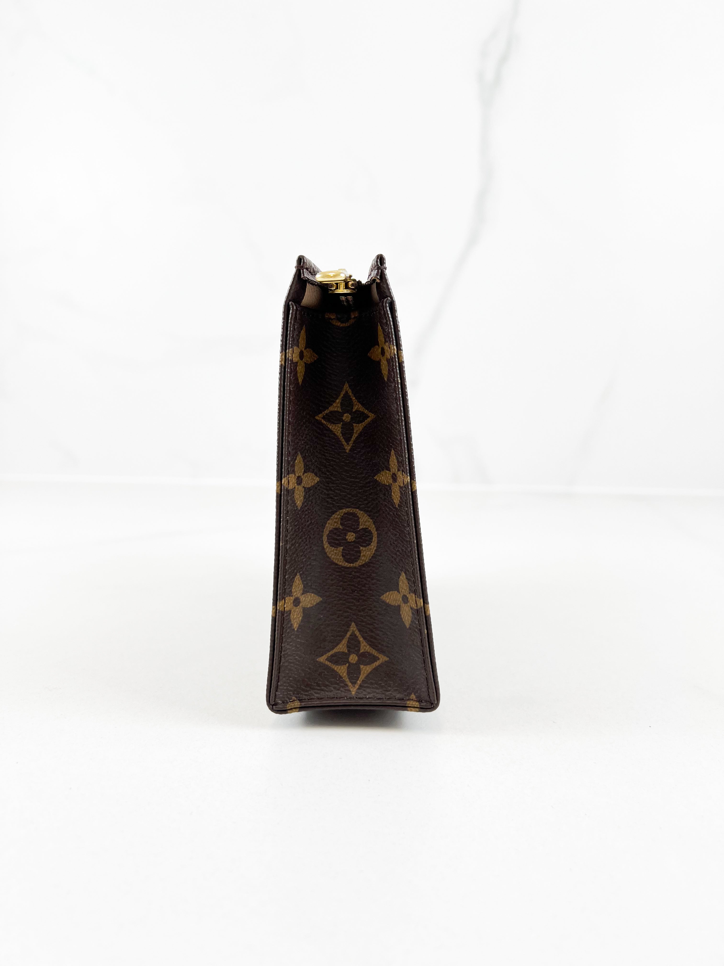 Louis Vuitton Monogram Toiletry 19