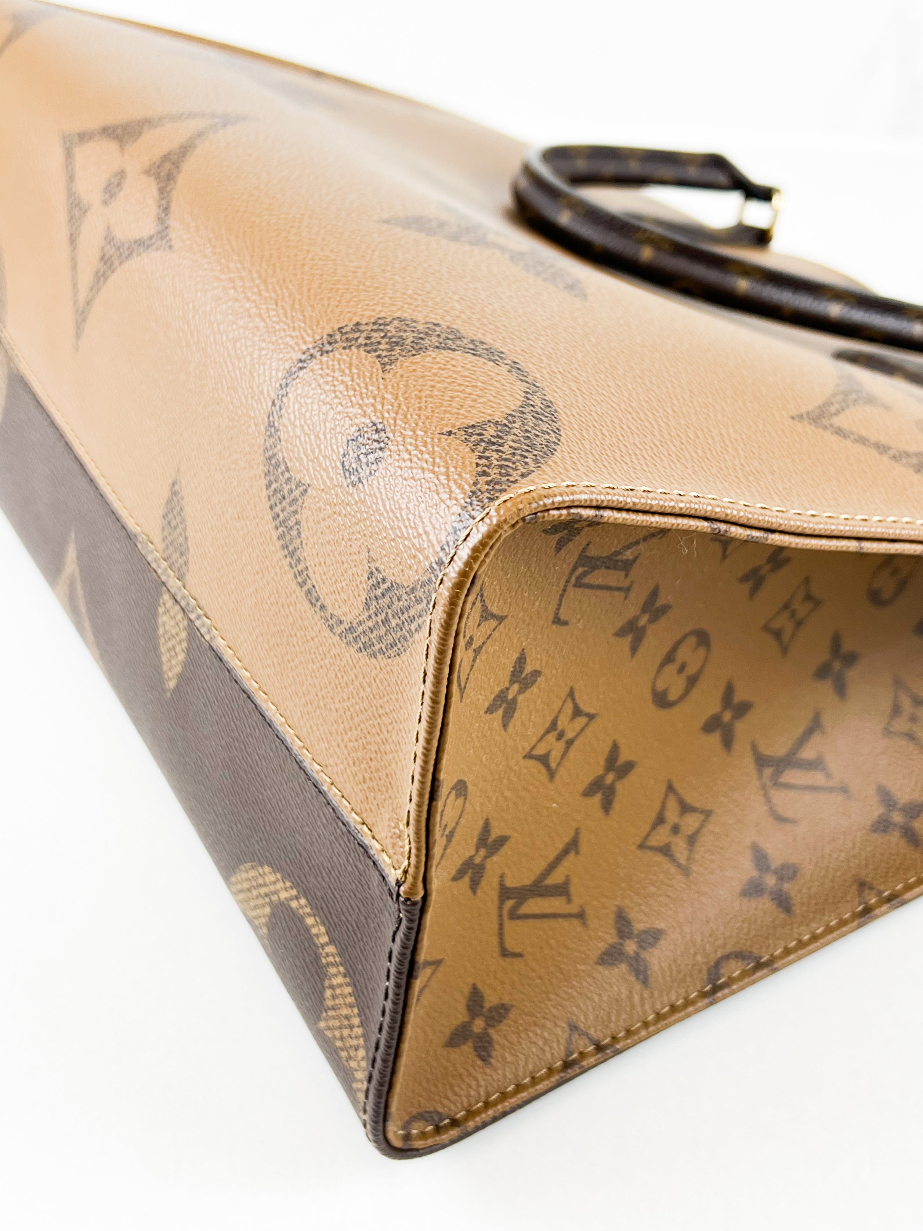Louis Vuitton Reverse Onthego MM