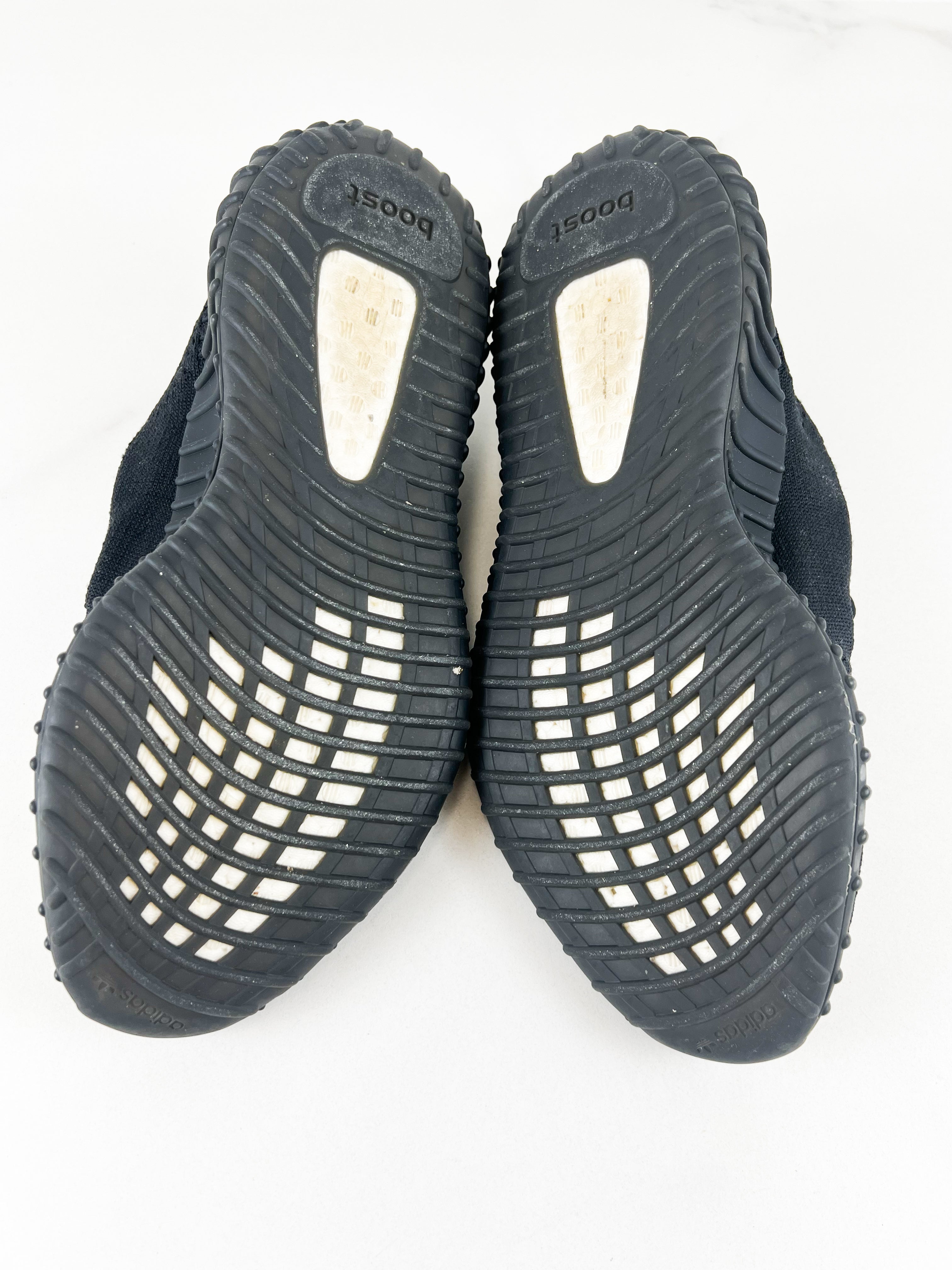 Yeezy Boost 350 V2 Onyx Size 10.5 US Men's