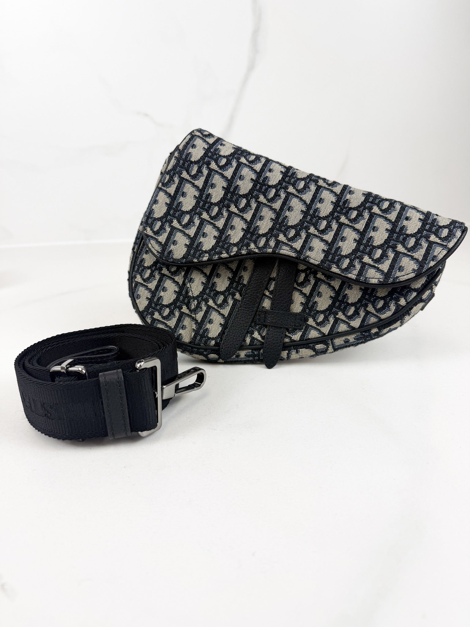 Christian Dior Unisex Saddle Bag in Oblique Canvas
