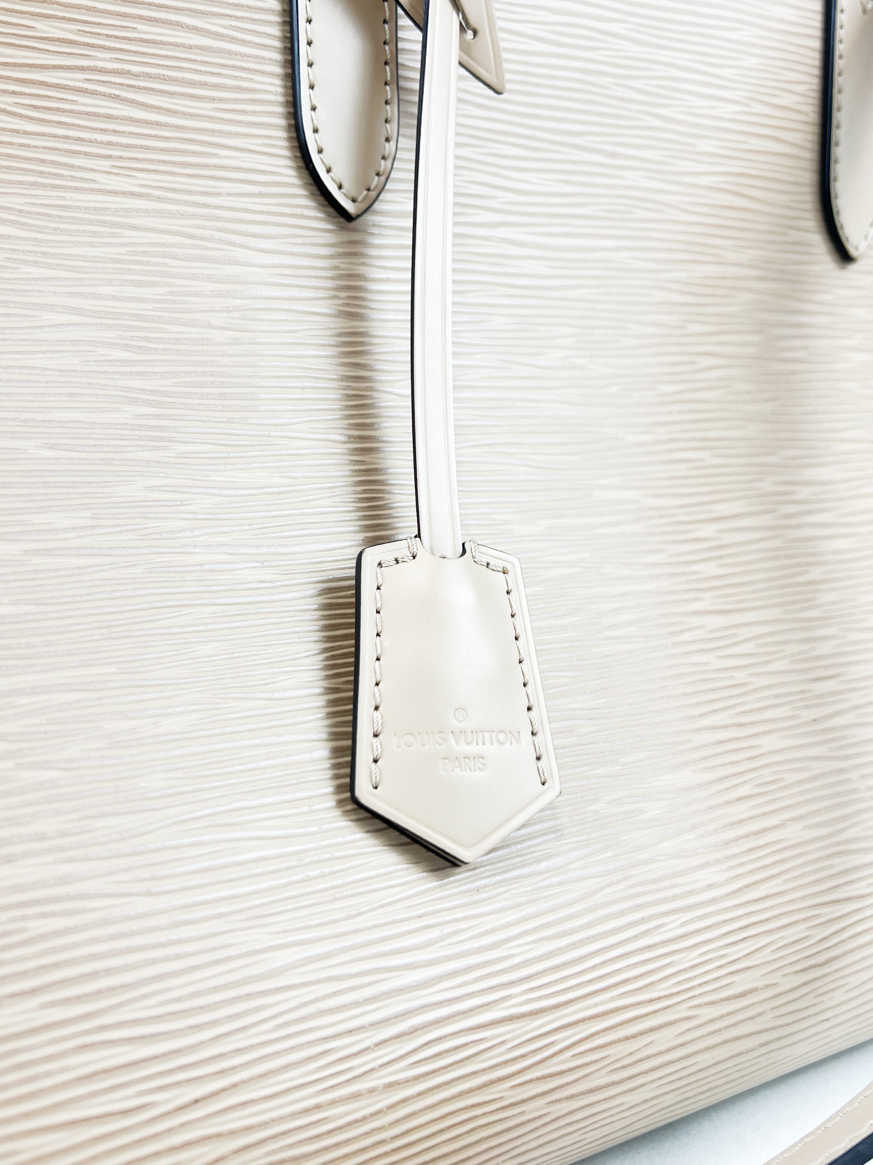 Louis Vuitton Marly MM Bag in Dune Epi Leather