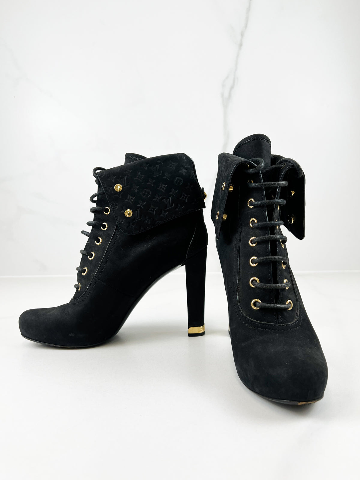 Louis Vuitton Starlet Monogram Embossed Nubuck Ankle Size 39.5