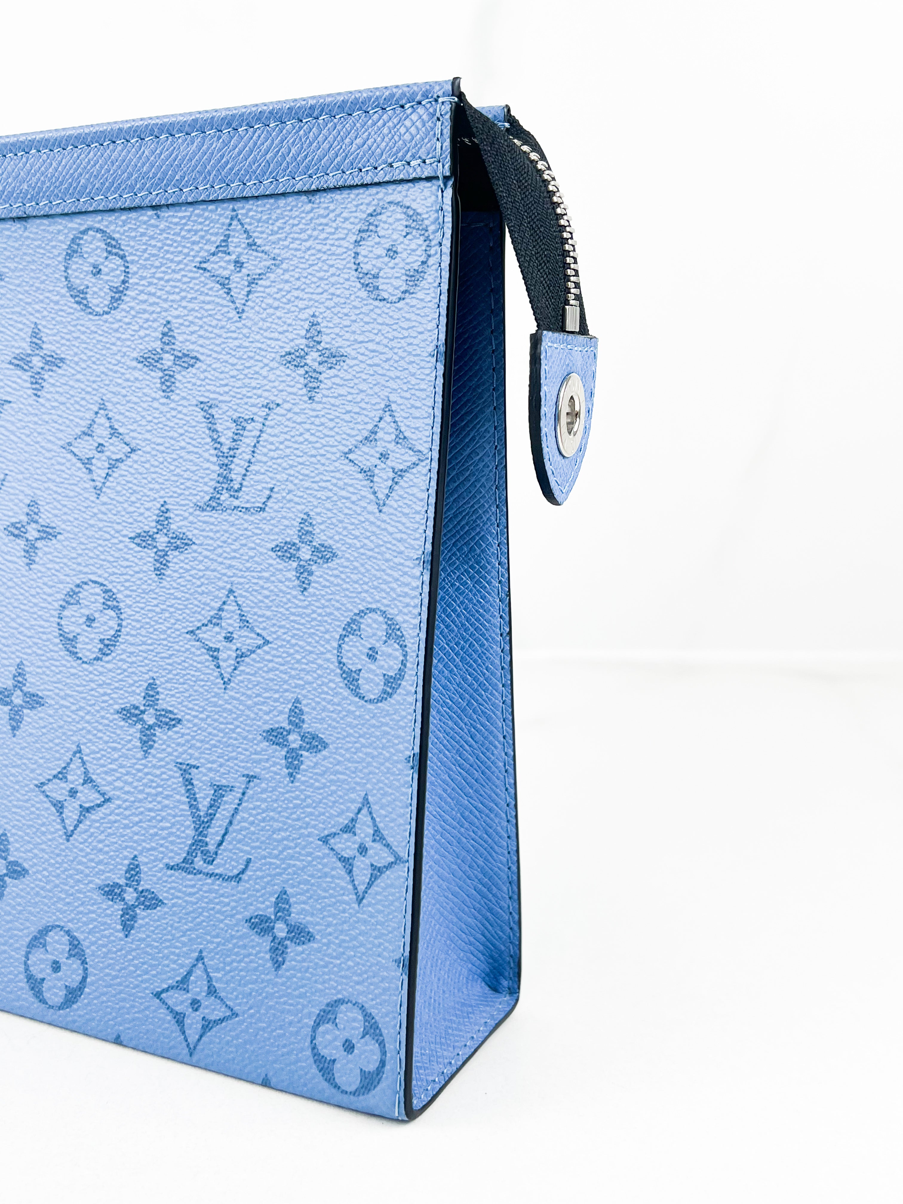 Louis Vuitton Pochette Voyage MM in Blue