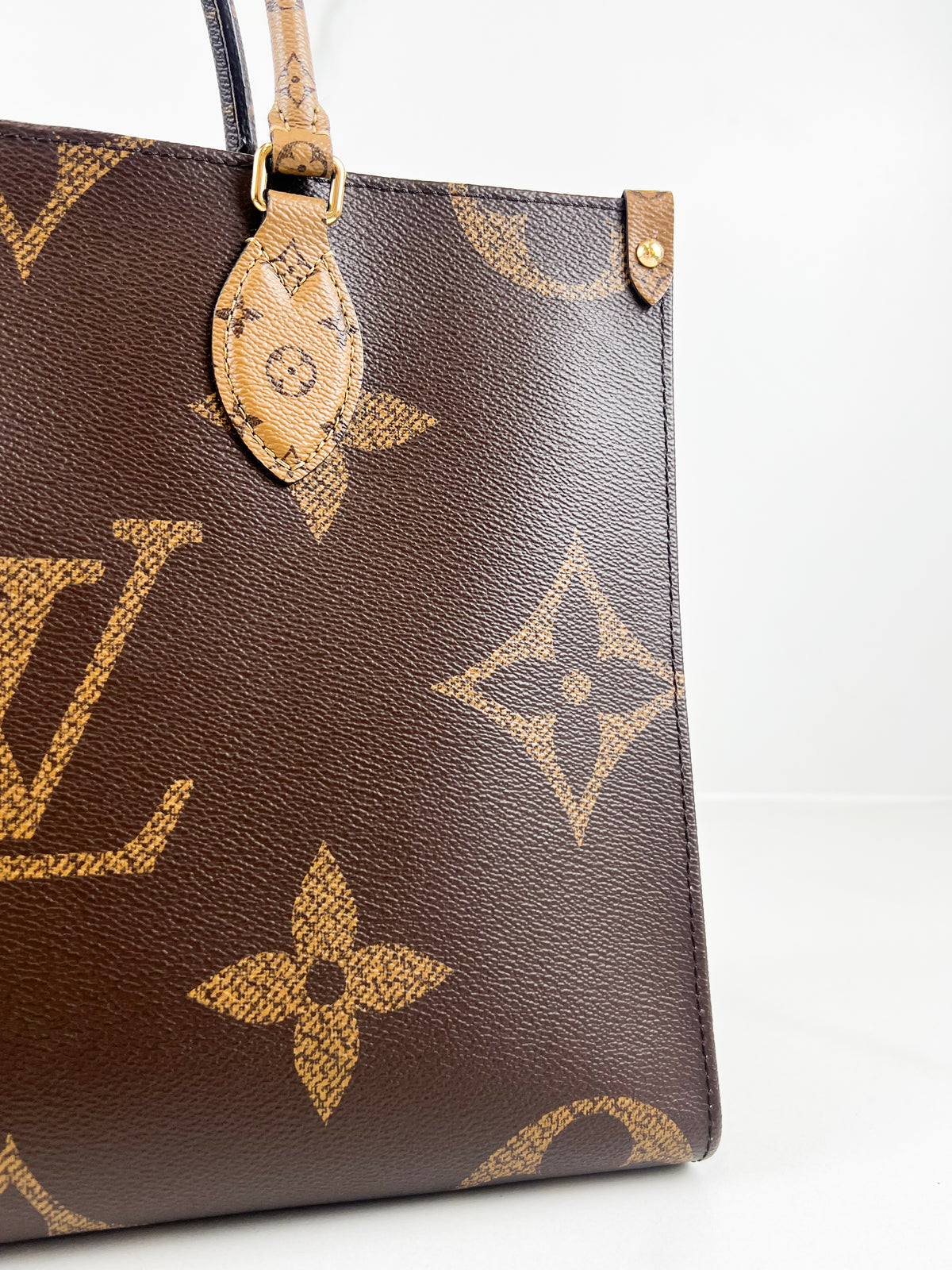 Louis Vuitton Reverse Onthego MM