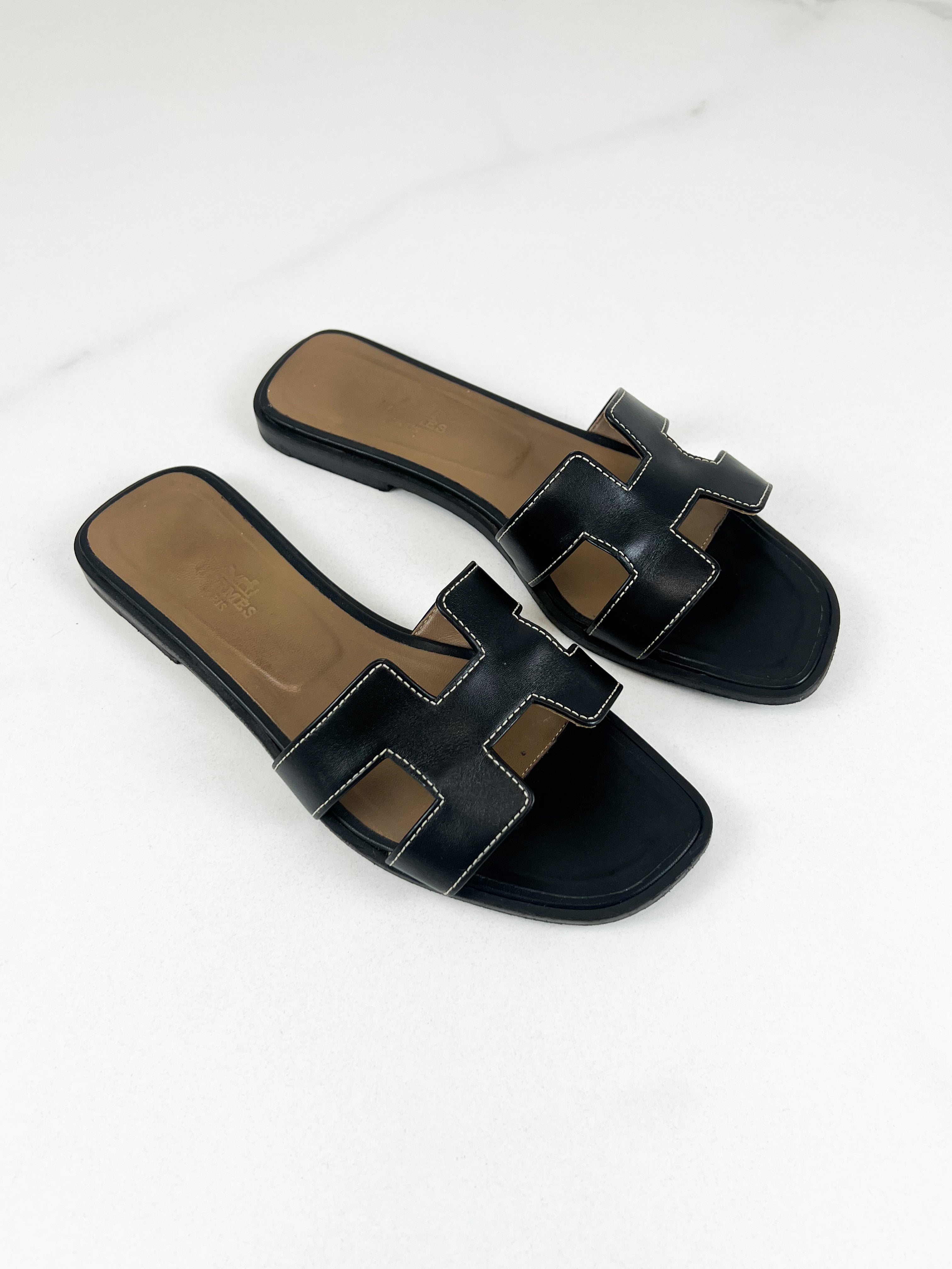 Hermes Oran Sandals in Noir Size 37