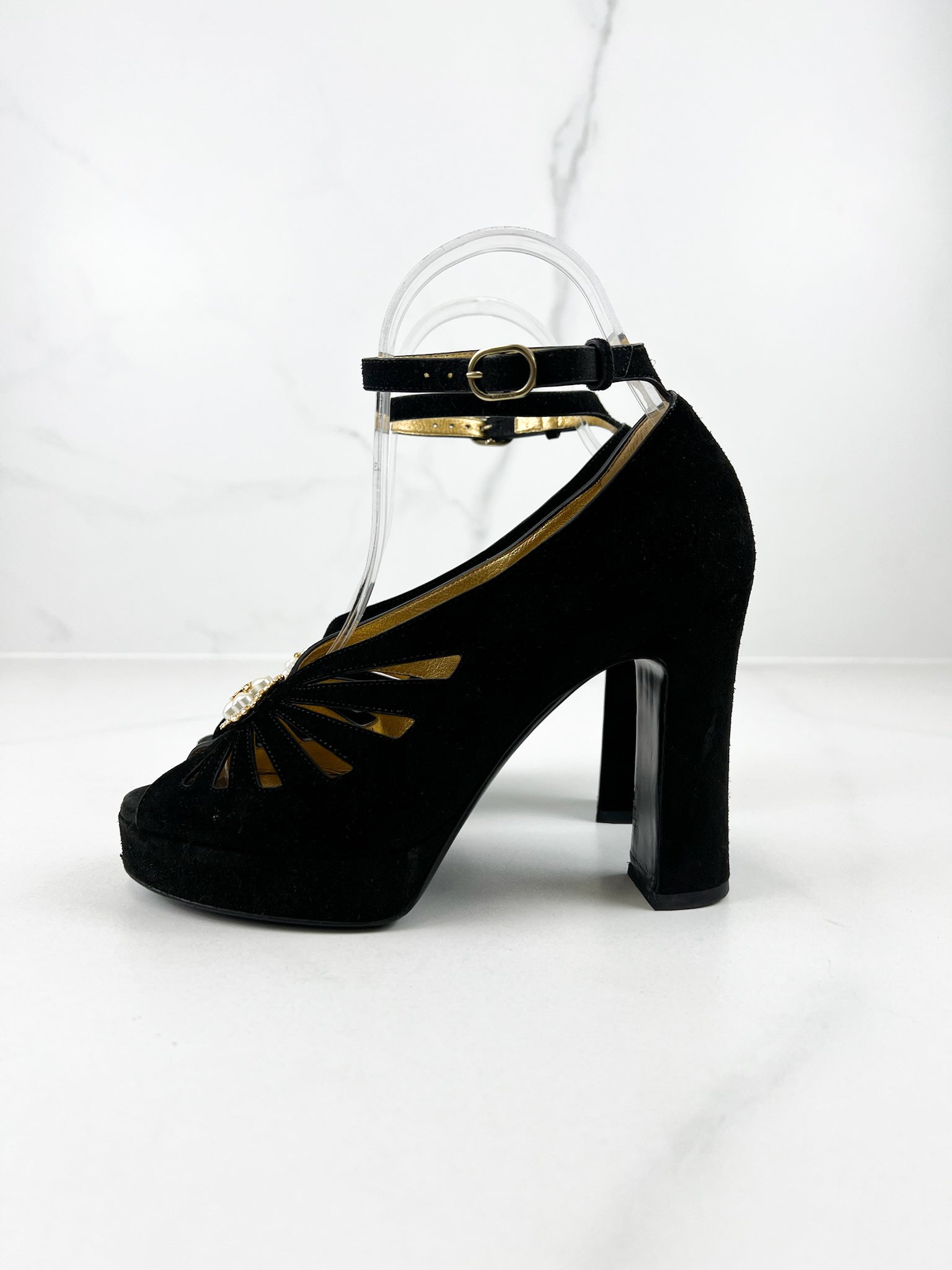 Chanel Suede Pearl Shamrock CC Sandal Pump in Black Size 36C