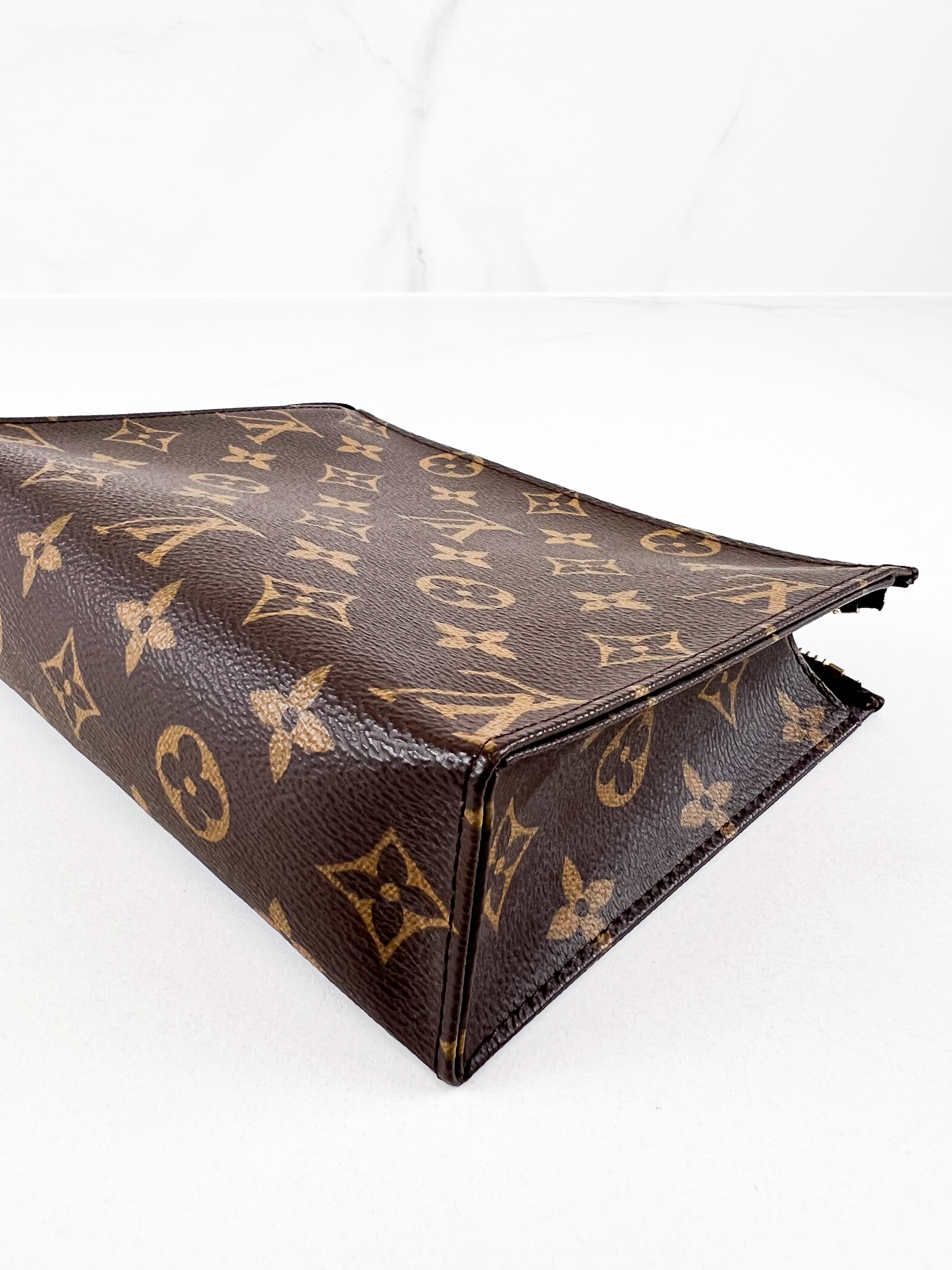 Louis Vuitton Monogram Toiletry 19
