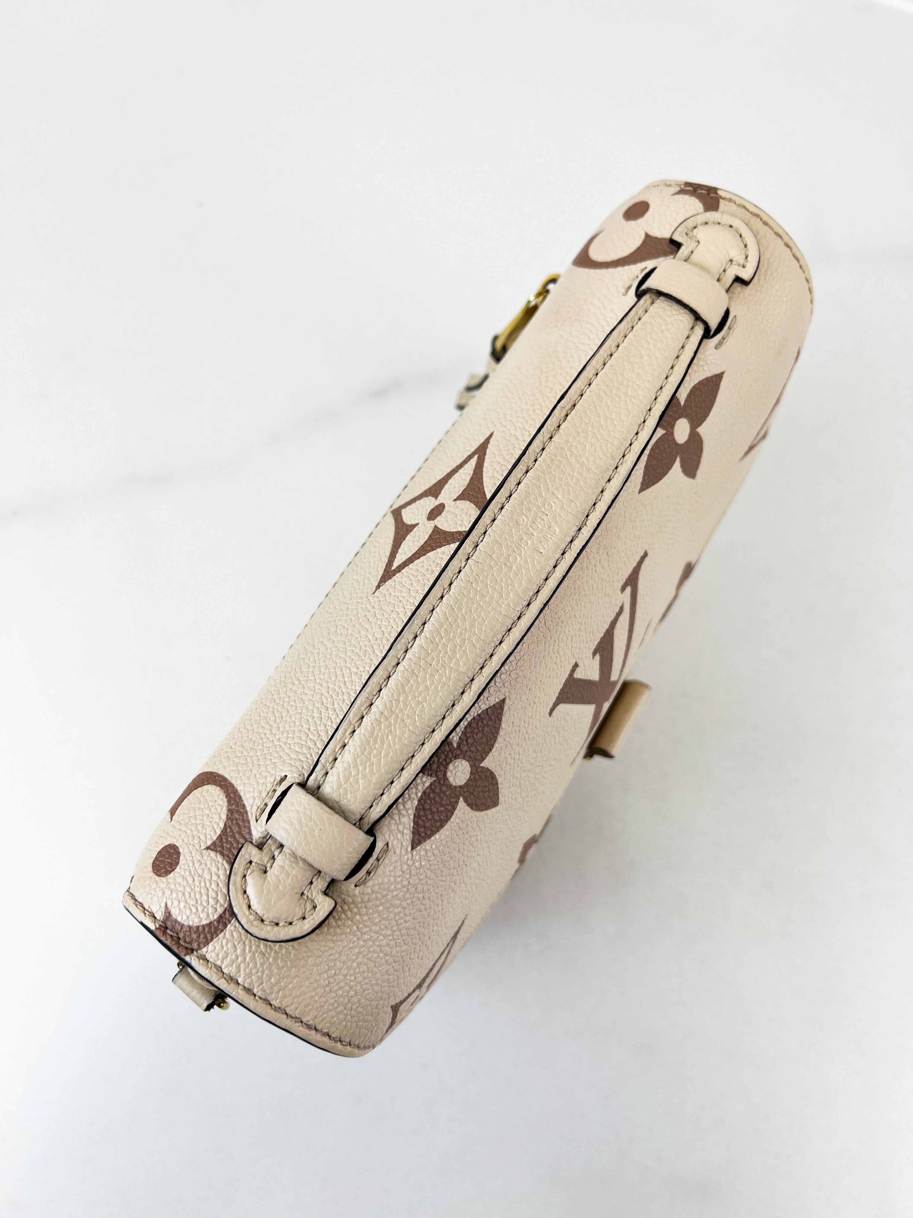 Louis Vuitton White & Beige Pochette Metis