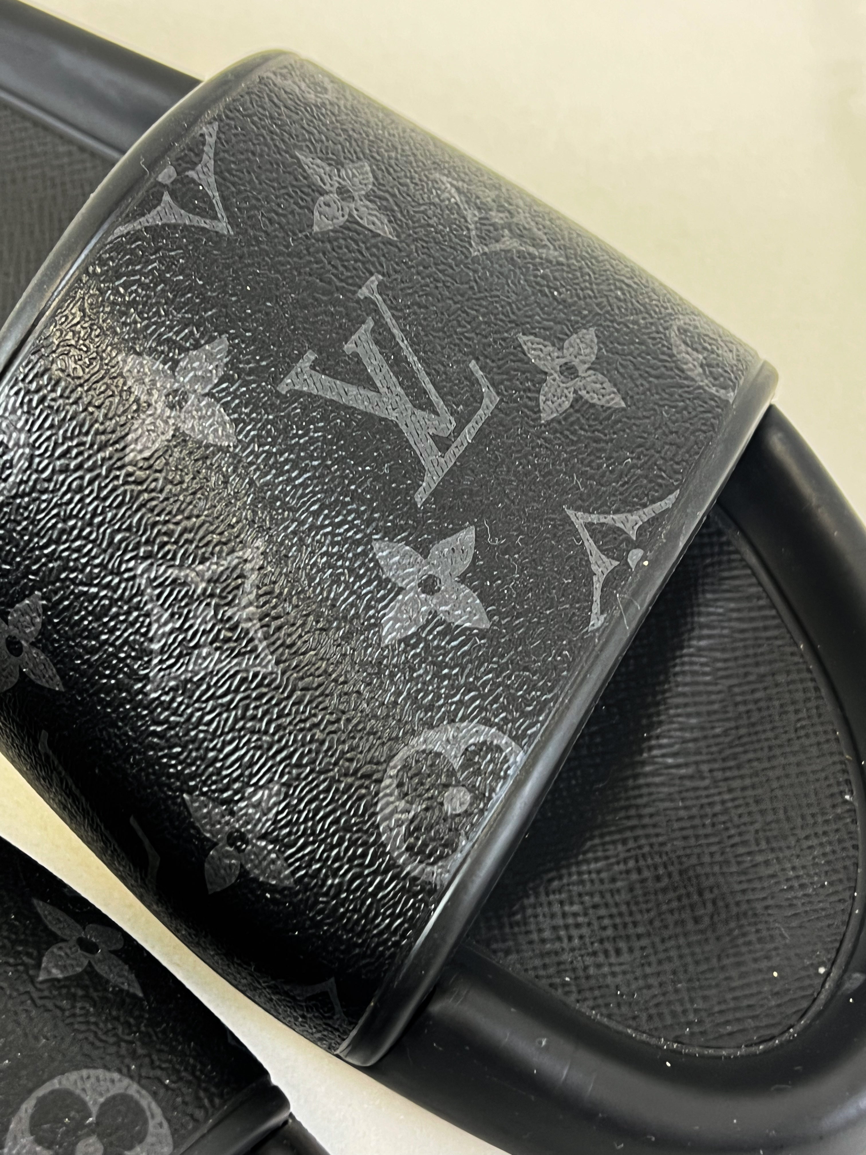 Louis Vuitton Men's Pool Slides Size 7