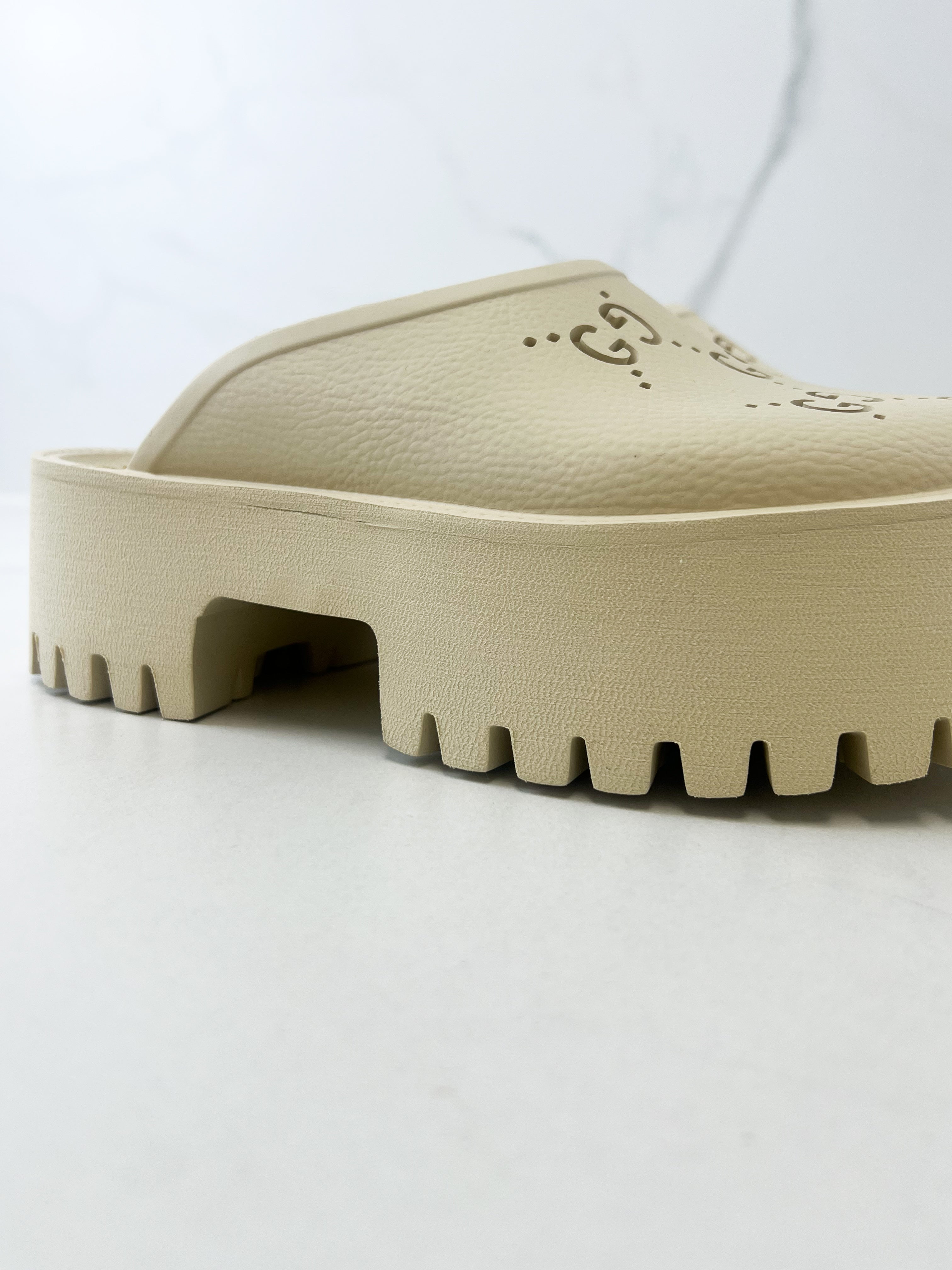 Gucci GG Rubber Platform Clog Size 37