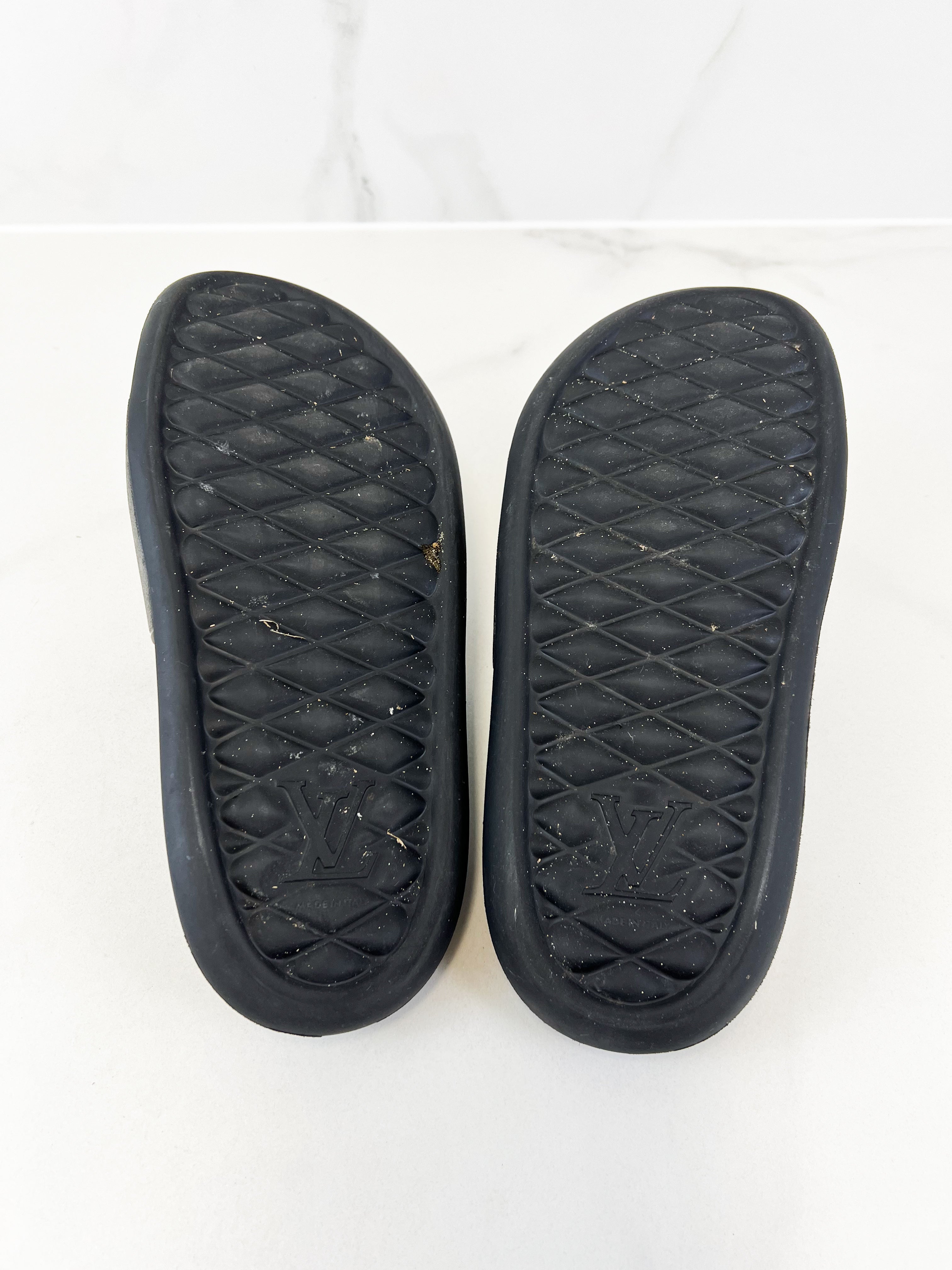 Louis Vuitton Men's Pool Slides Size 7
