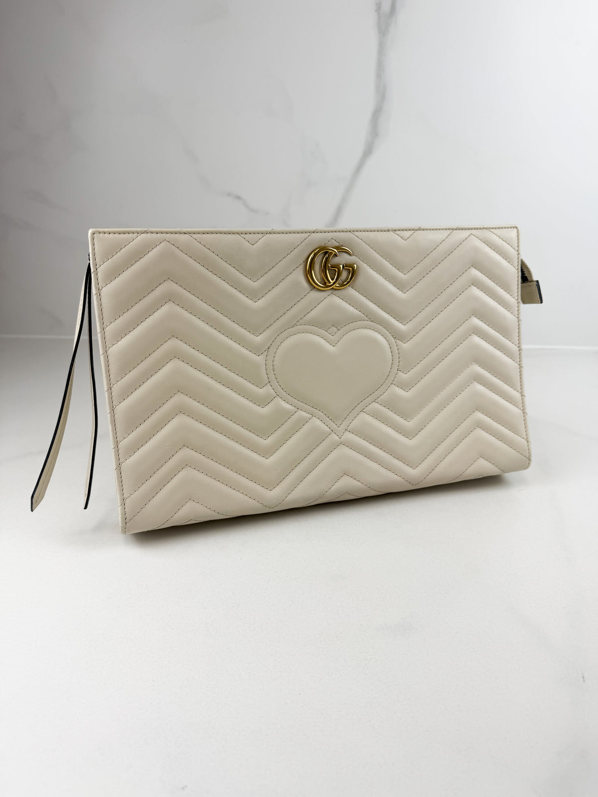 Gucci GG Marmont Clutch in White Matelasse Chevron Leather