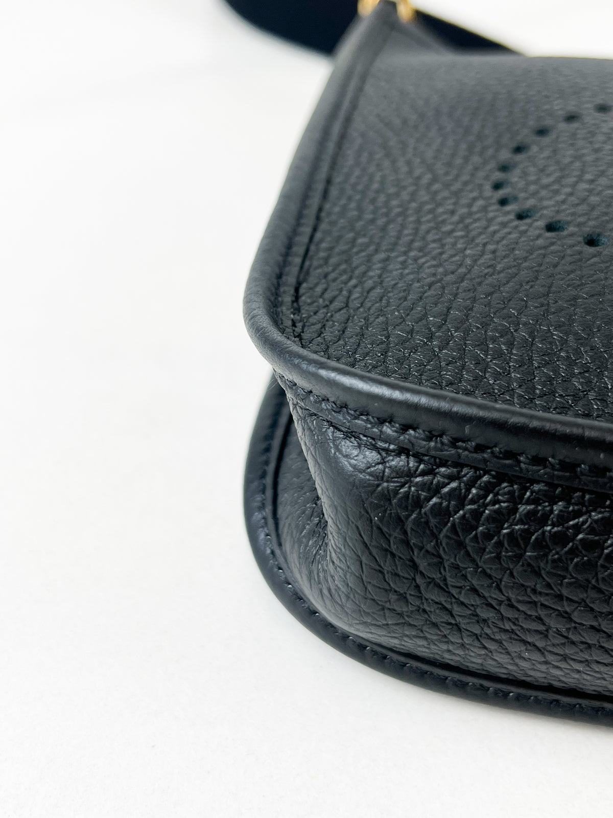 Hermes 16 Mini Evelyne in Black