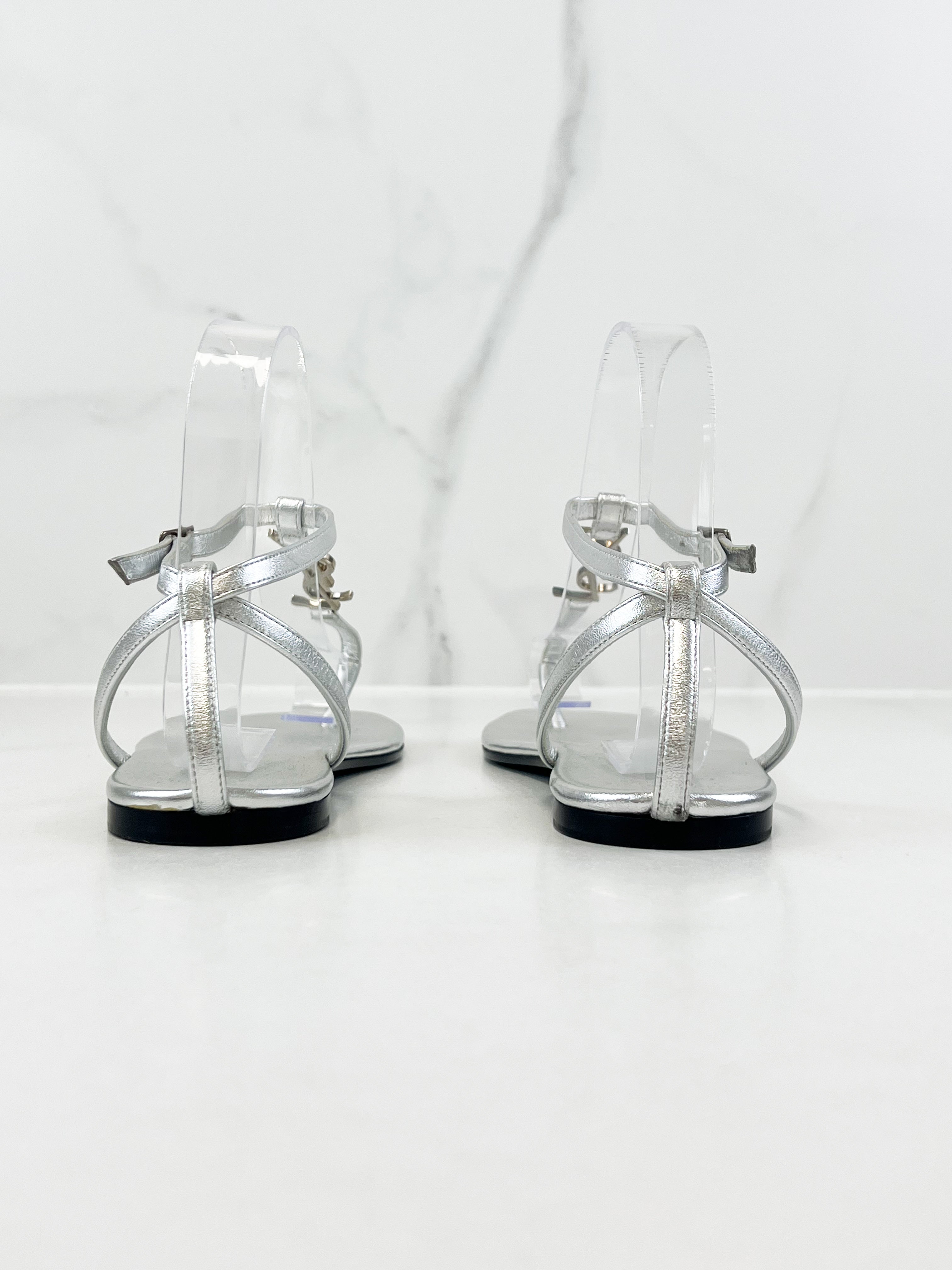 Saint Laurent Cassandra Flat Sandal in Grey Metallic Leather Size 38