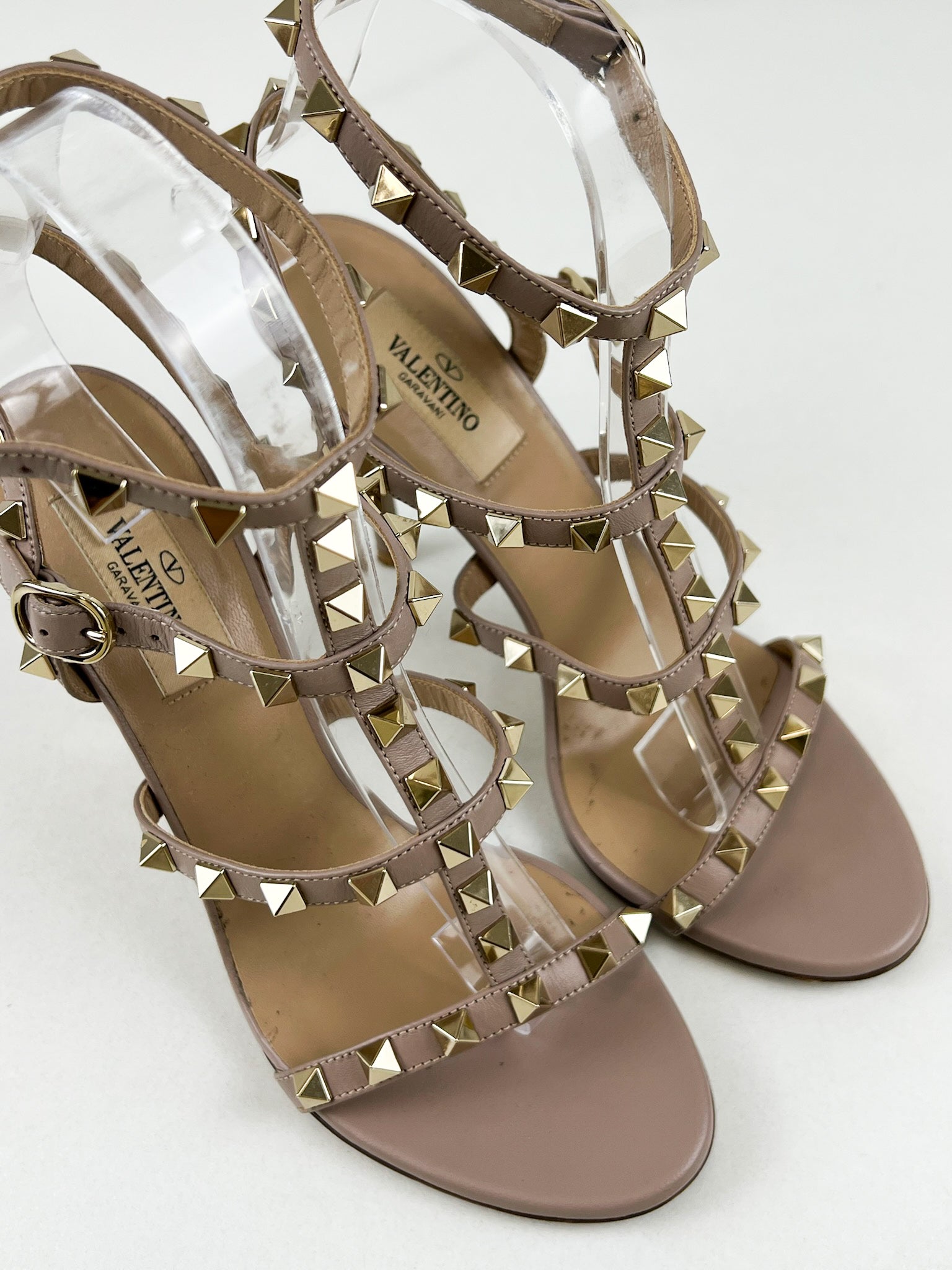 Valentino Garvani Rockstud Caged Ankle Strap Sandals in Blush Pink Size 36