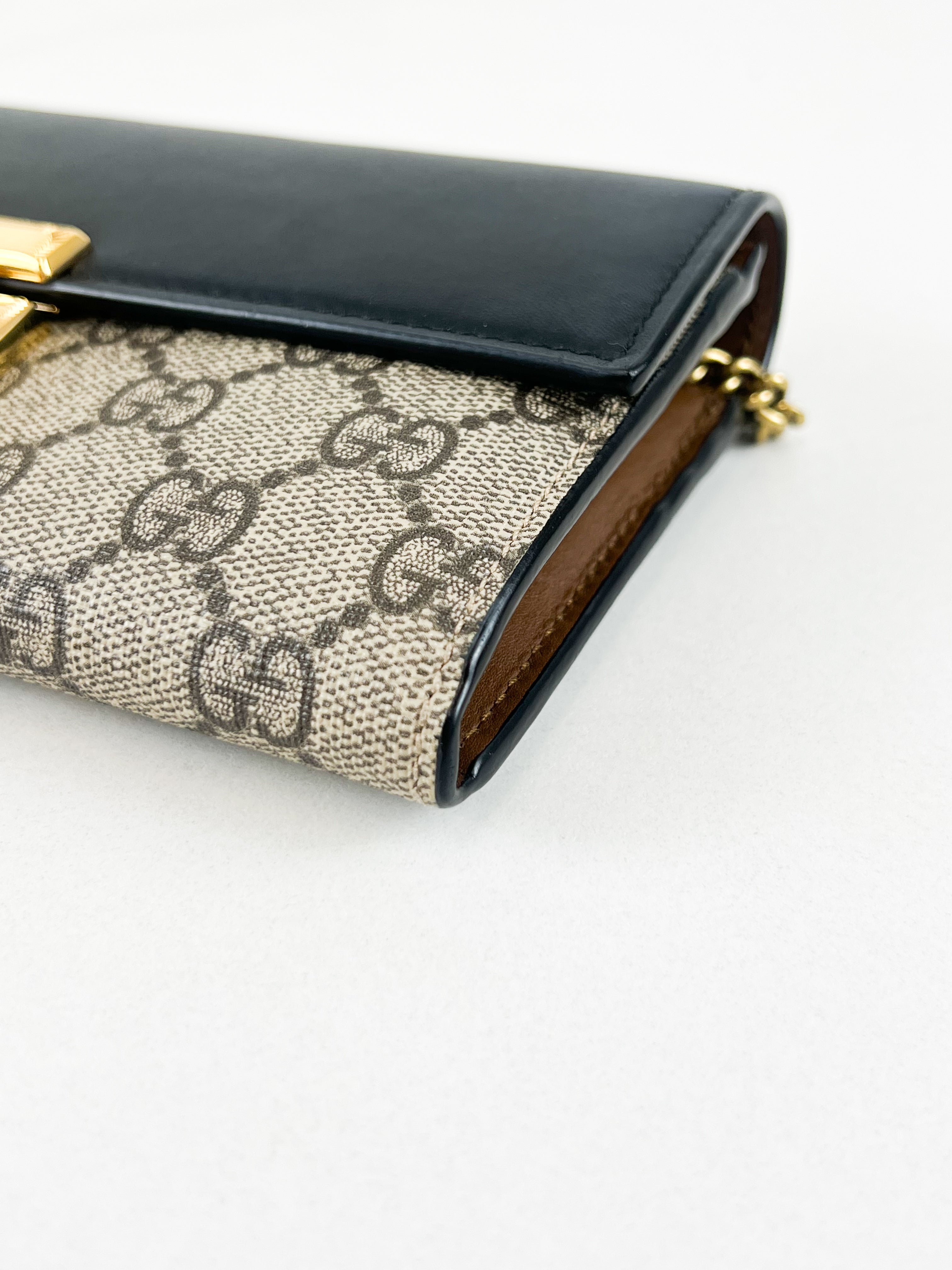 Gucci GG Supreme Continental Padlock WOC