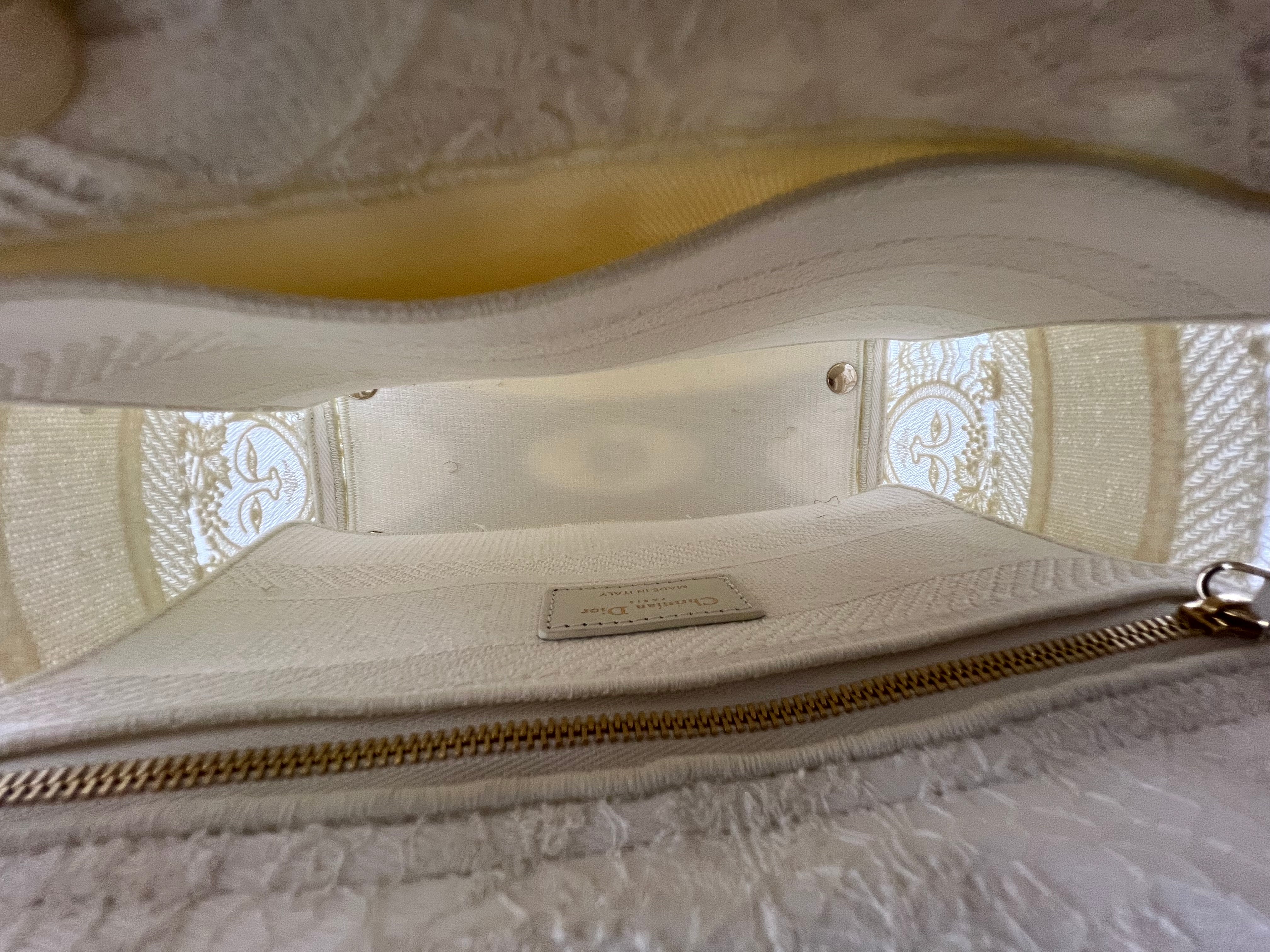 Christian Dior Lady Dior Medium Lady D-Lite Bag