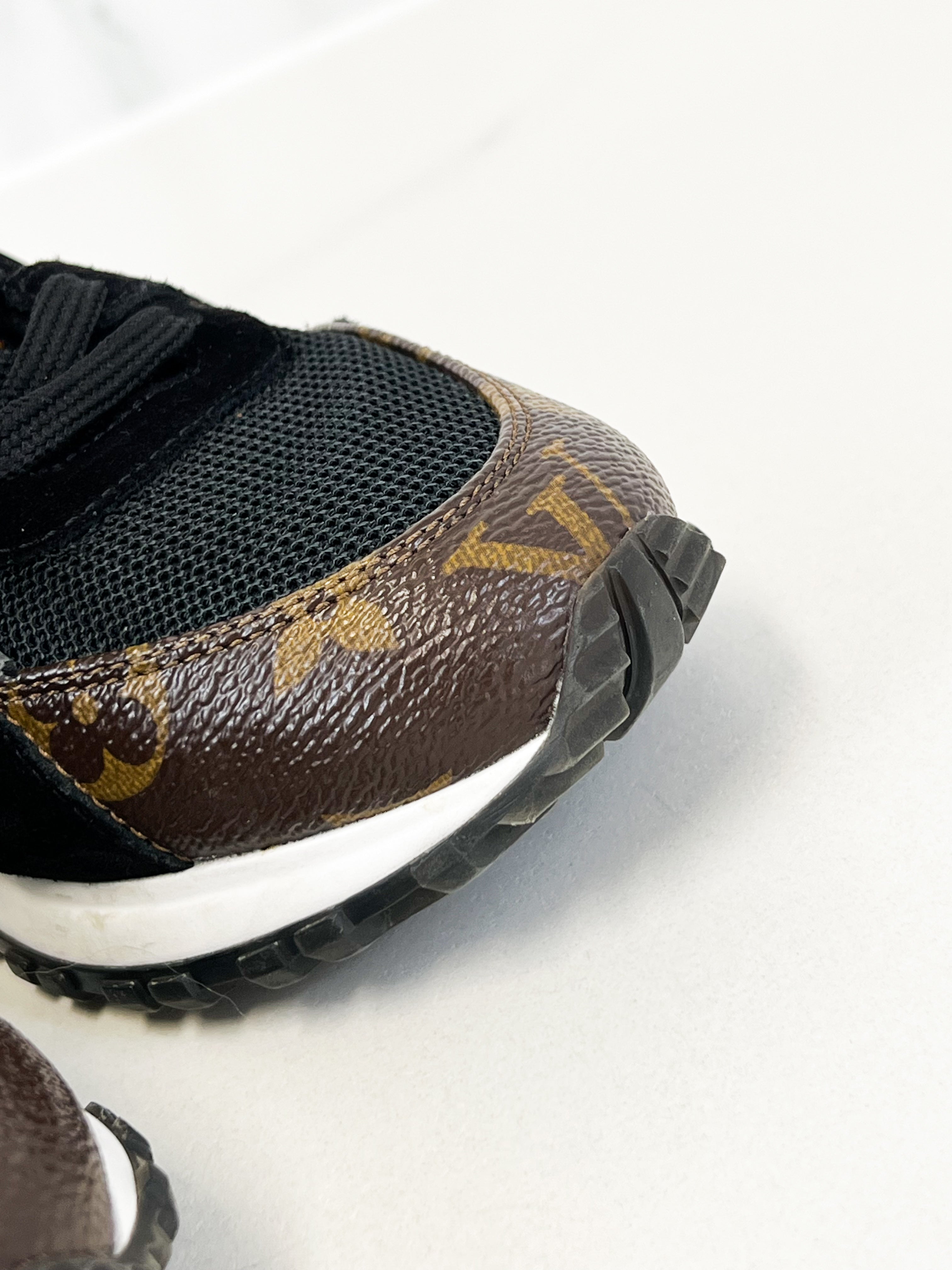 Louis Vuitton Runaway Sneaker Size 35