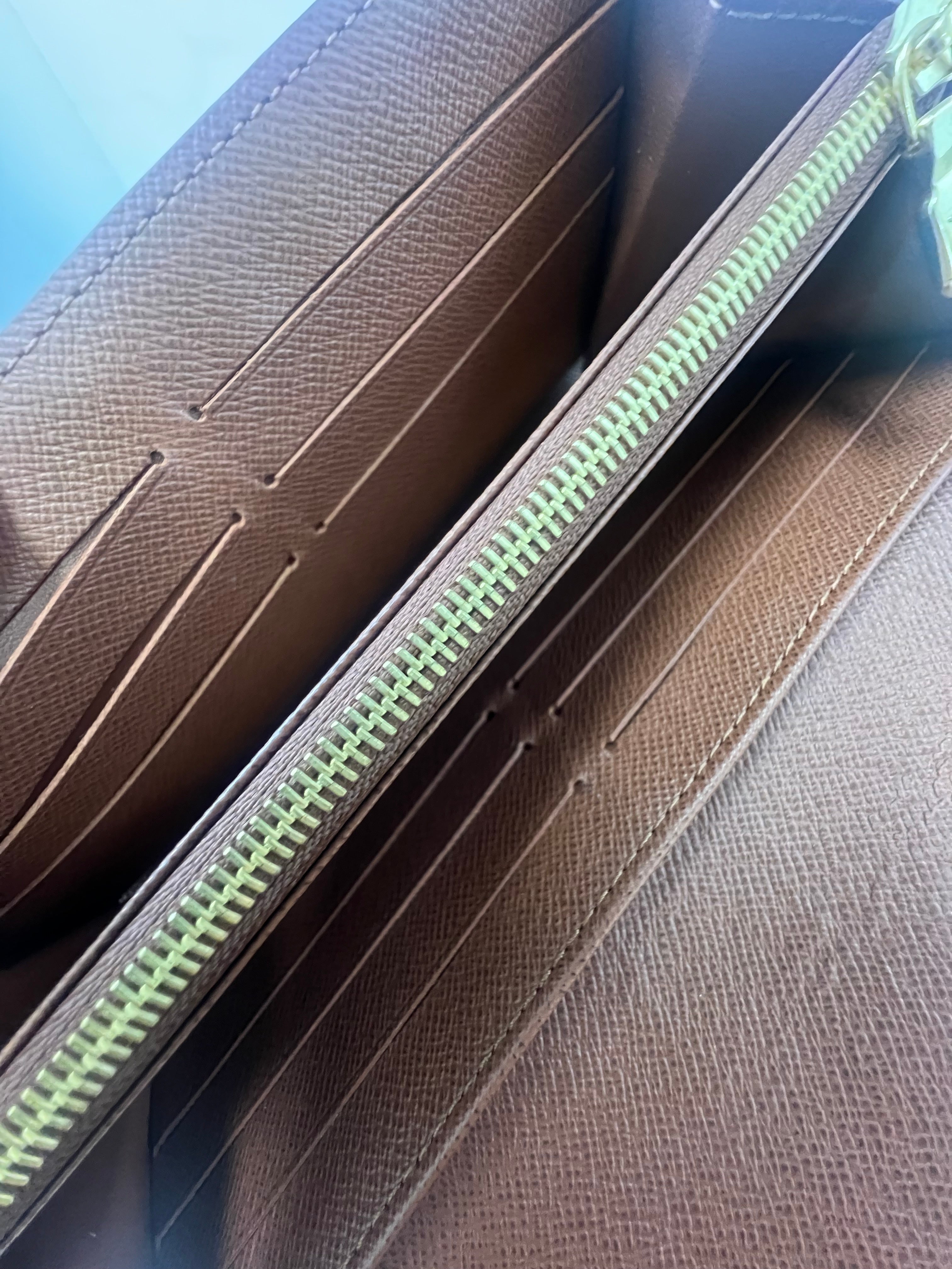 Louis Vuitton Sarah Wallet Monogram Canvas