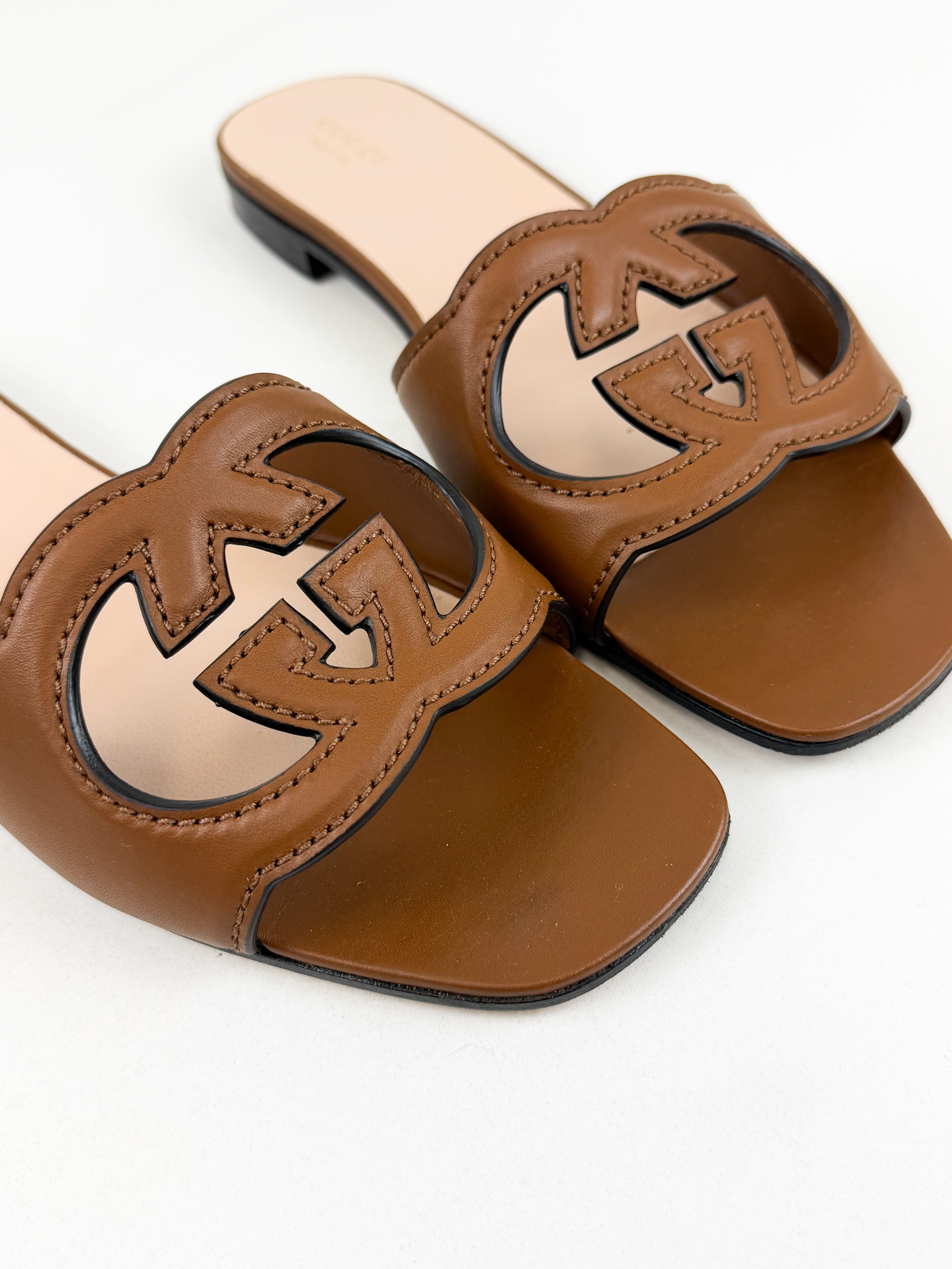 Gucci Tan Interlocking G Slides Size 40