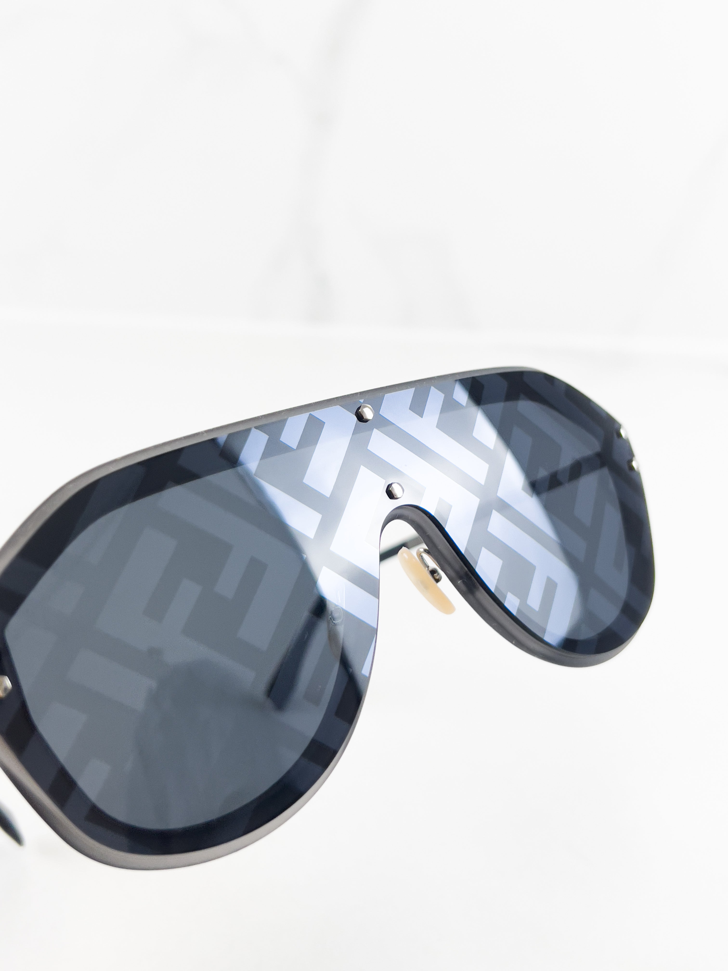 Fendi FF Shield Print Sunglasses in Black