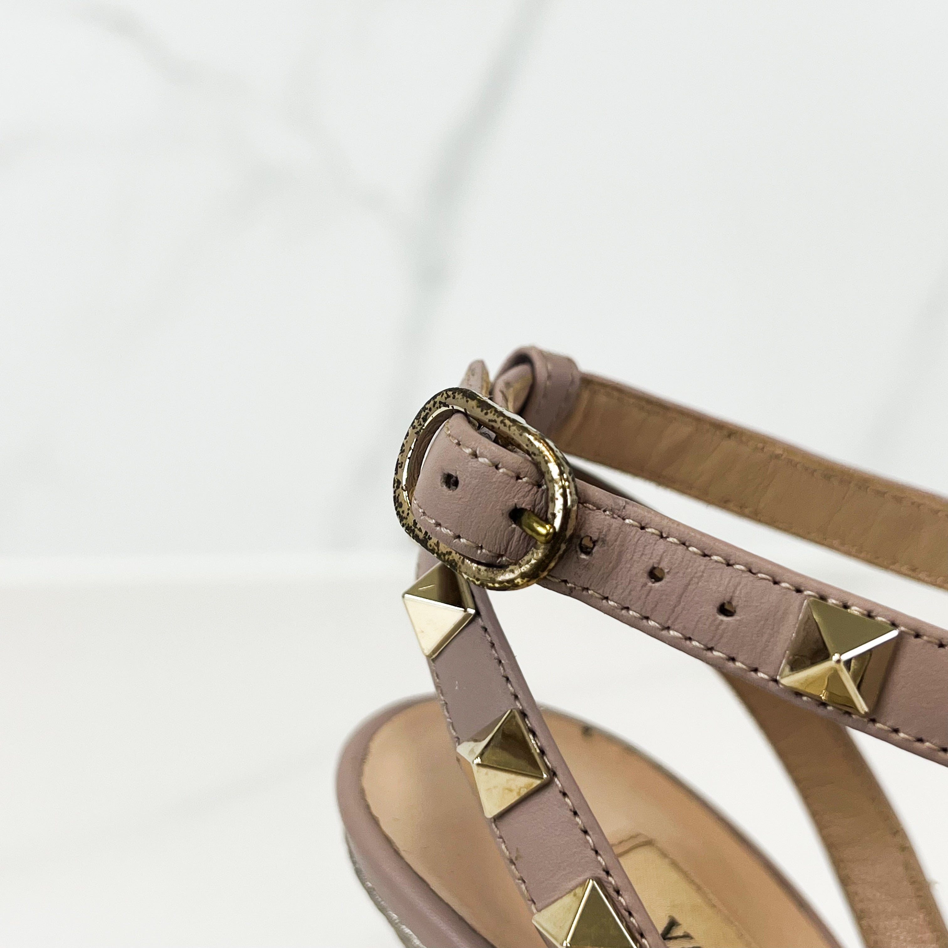 Valentino Garavani Rockstud Caged Pump Size 36.5