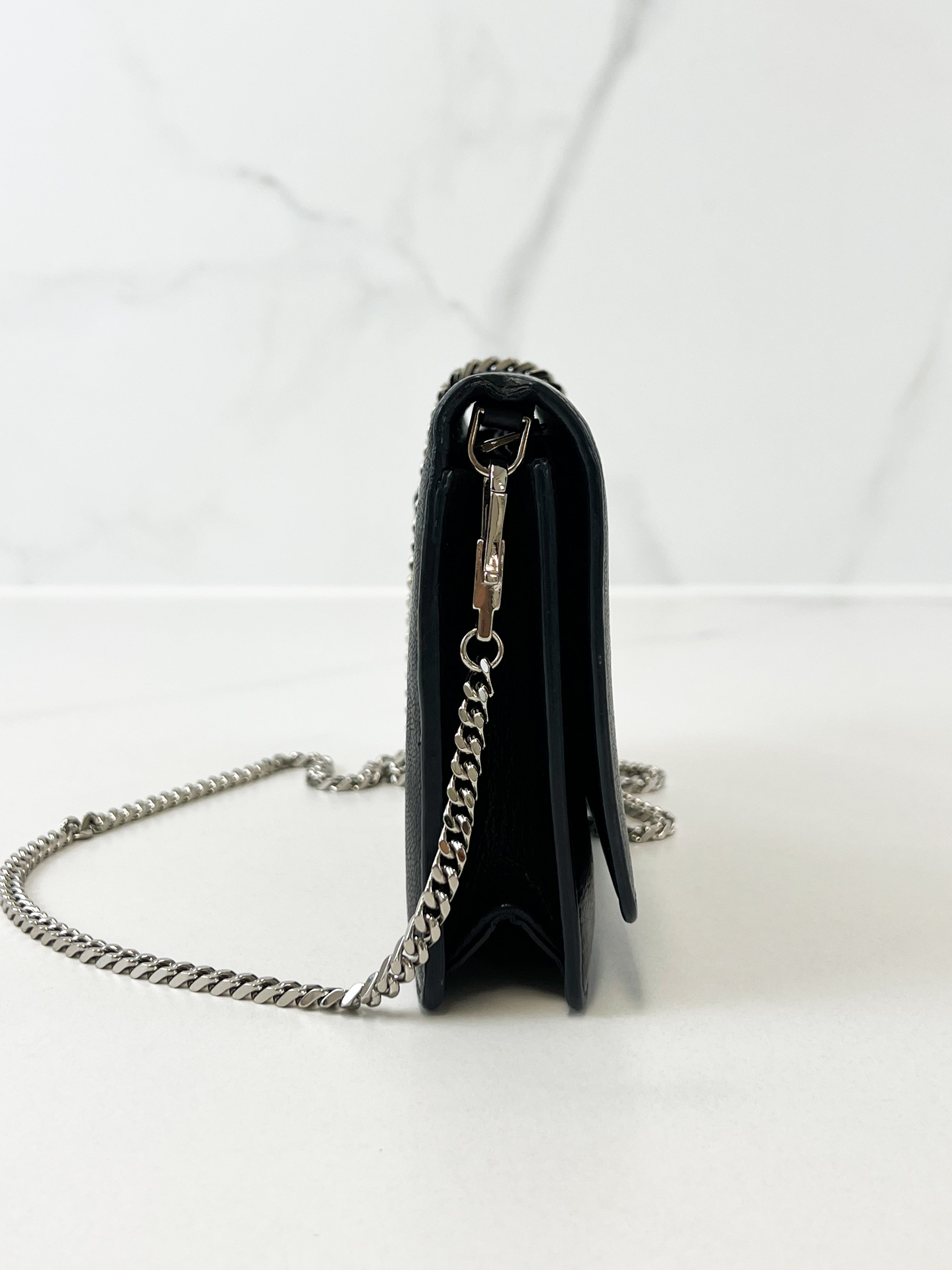 Givenchy Pandora Wallet on Chain