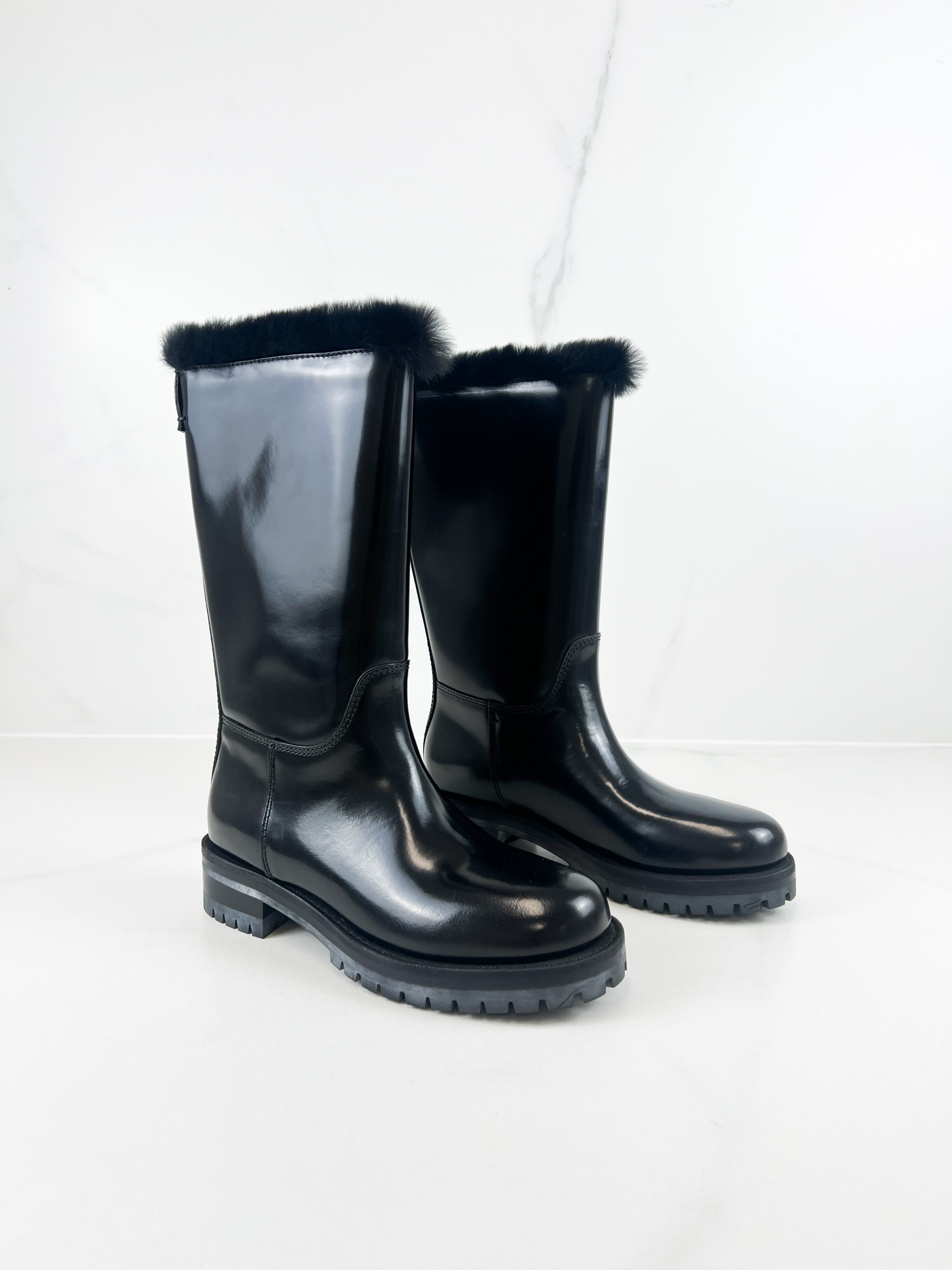 Dolce & Gabbana Black Shiny Leather Boots with Fur detail